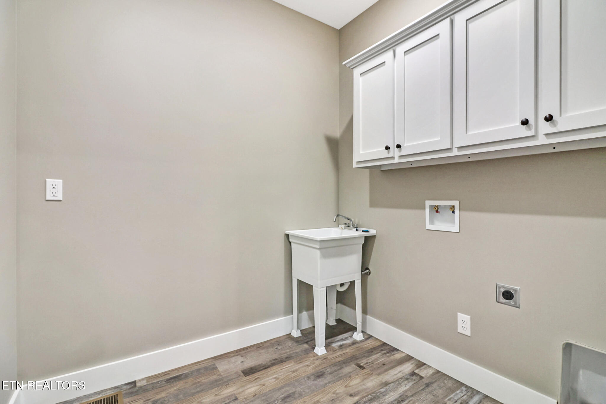 108 Creekview Court Property Photo 22