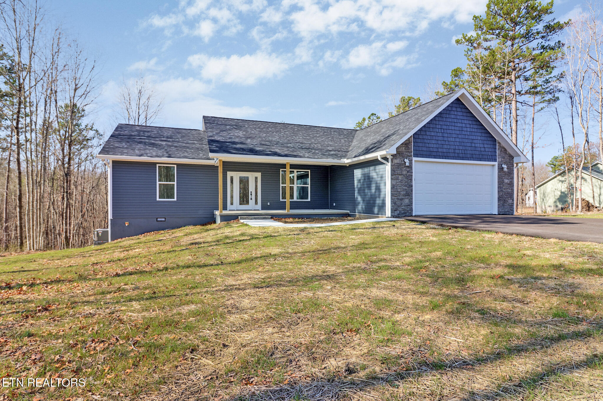108 Creekview Court Property Photo 32