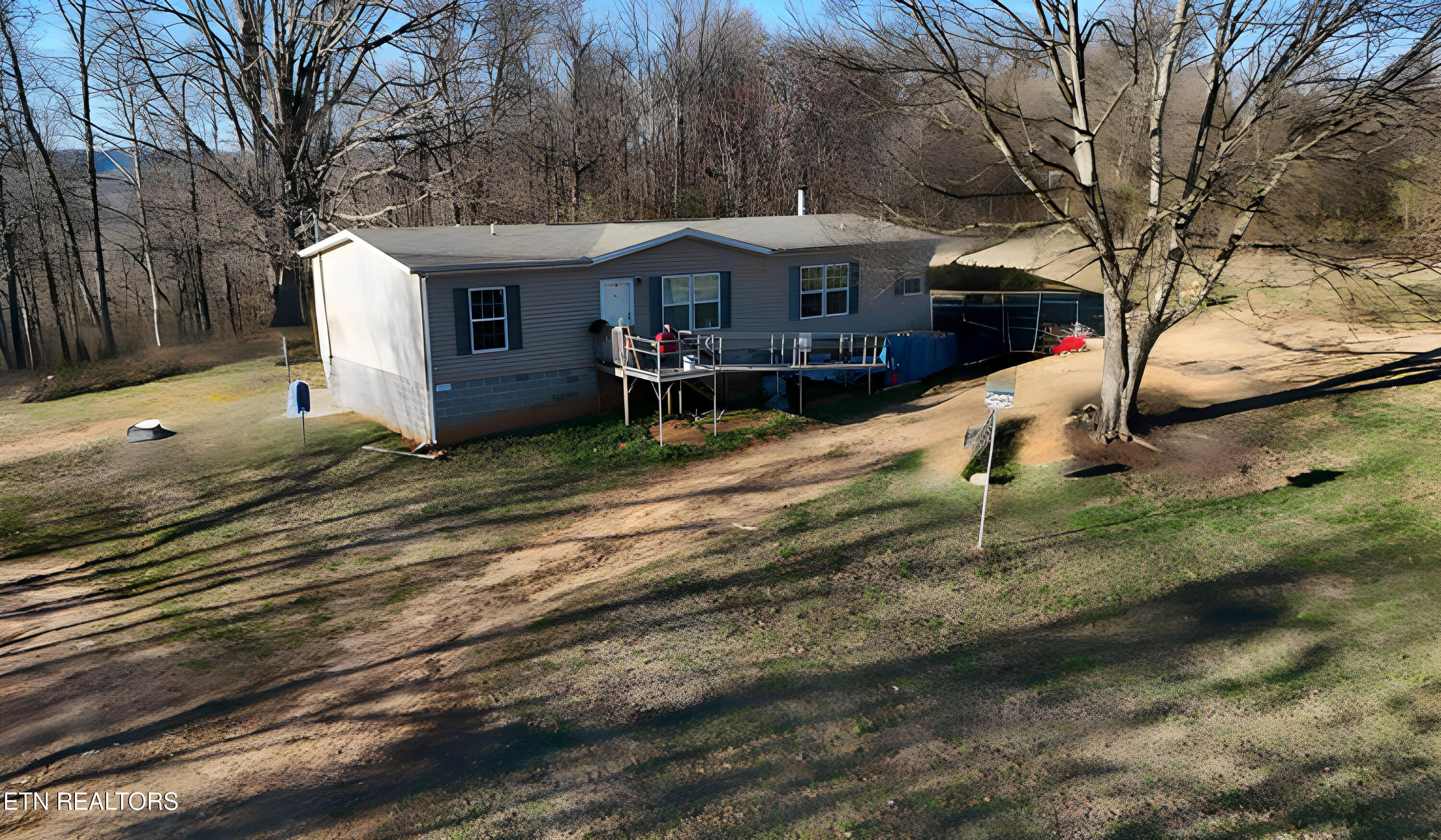 222 White Pine Rd Property Photo 1