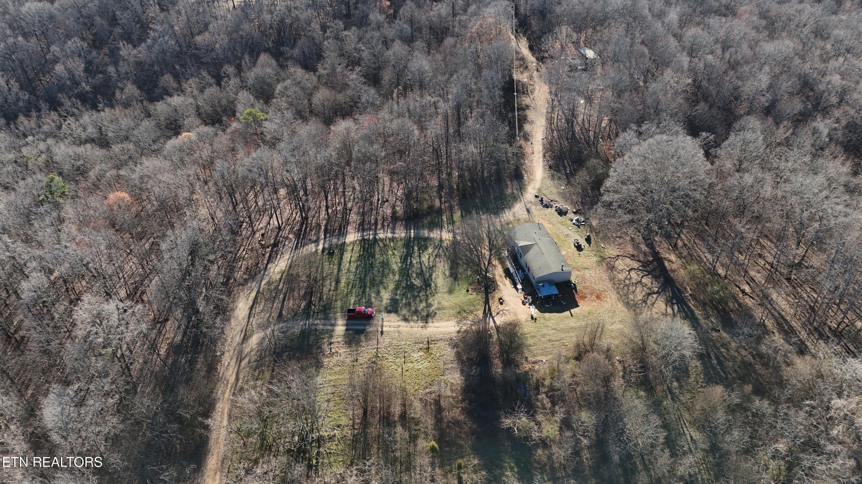 222 White Pine Rd Property Photo 6