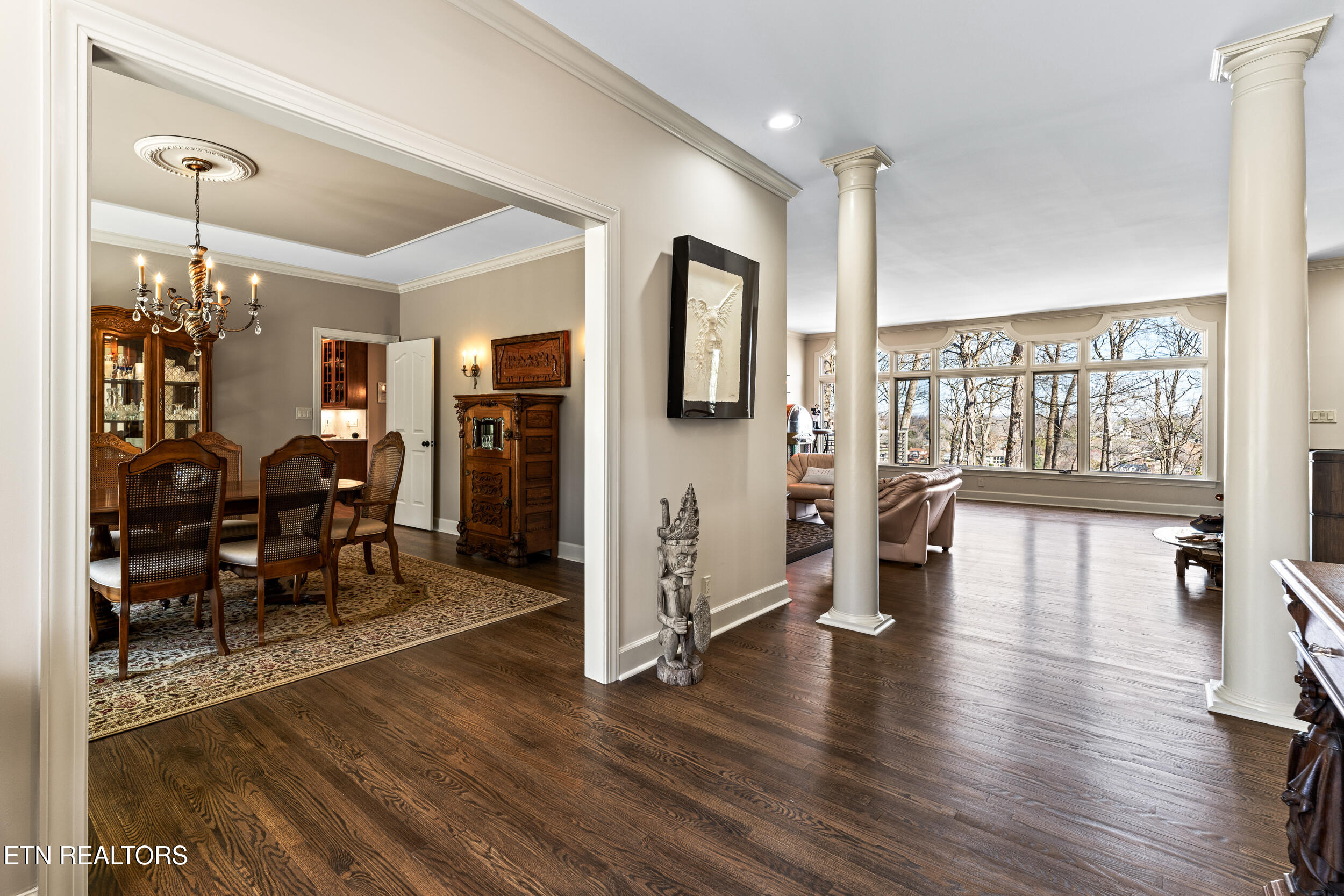 2304 Lakemoor Drive Property Photo 11