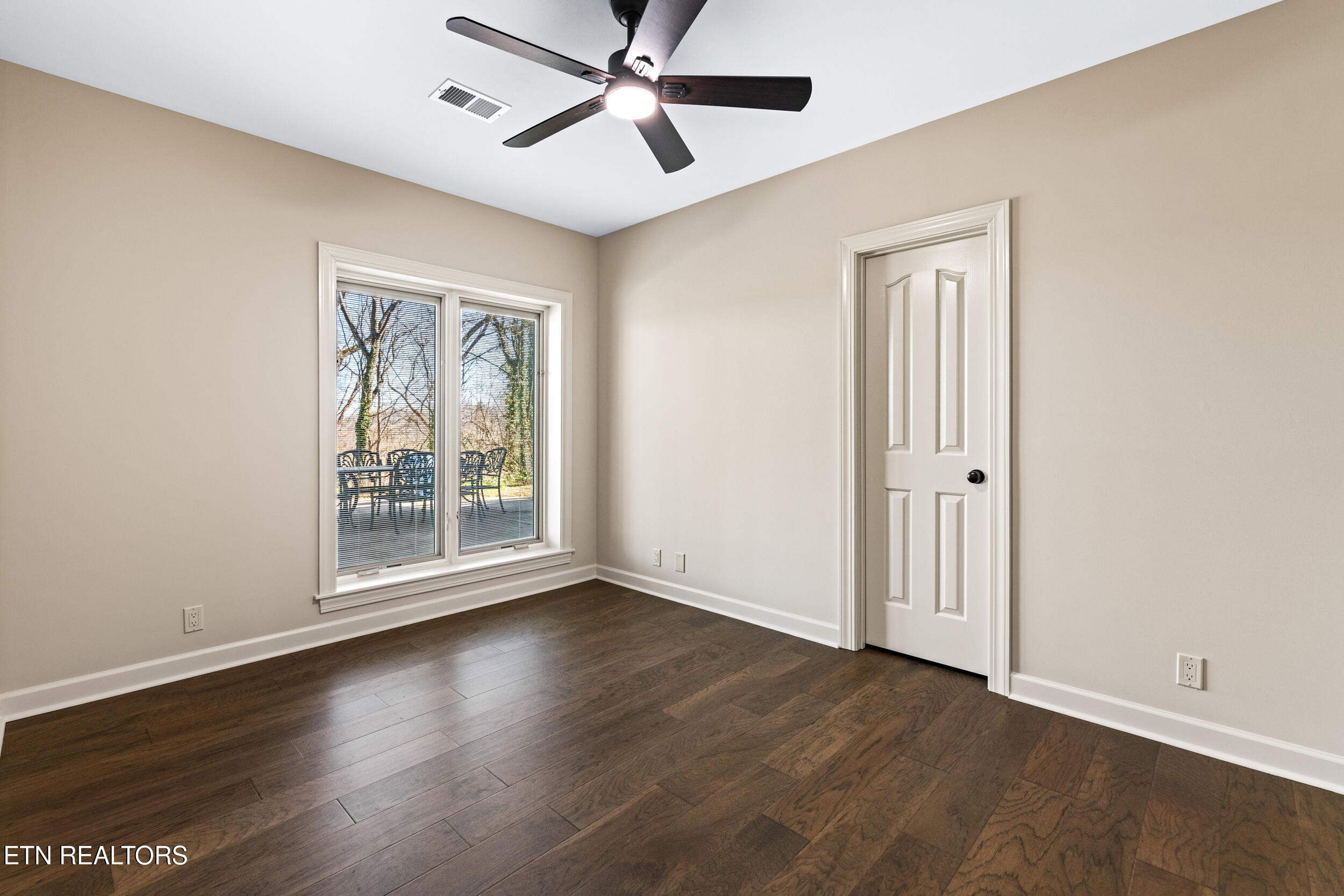2304 Lakemoor Drive Property Photo 41