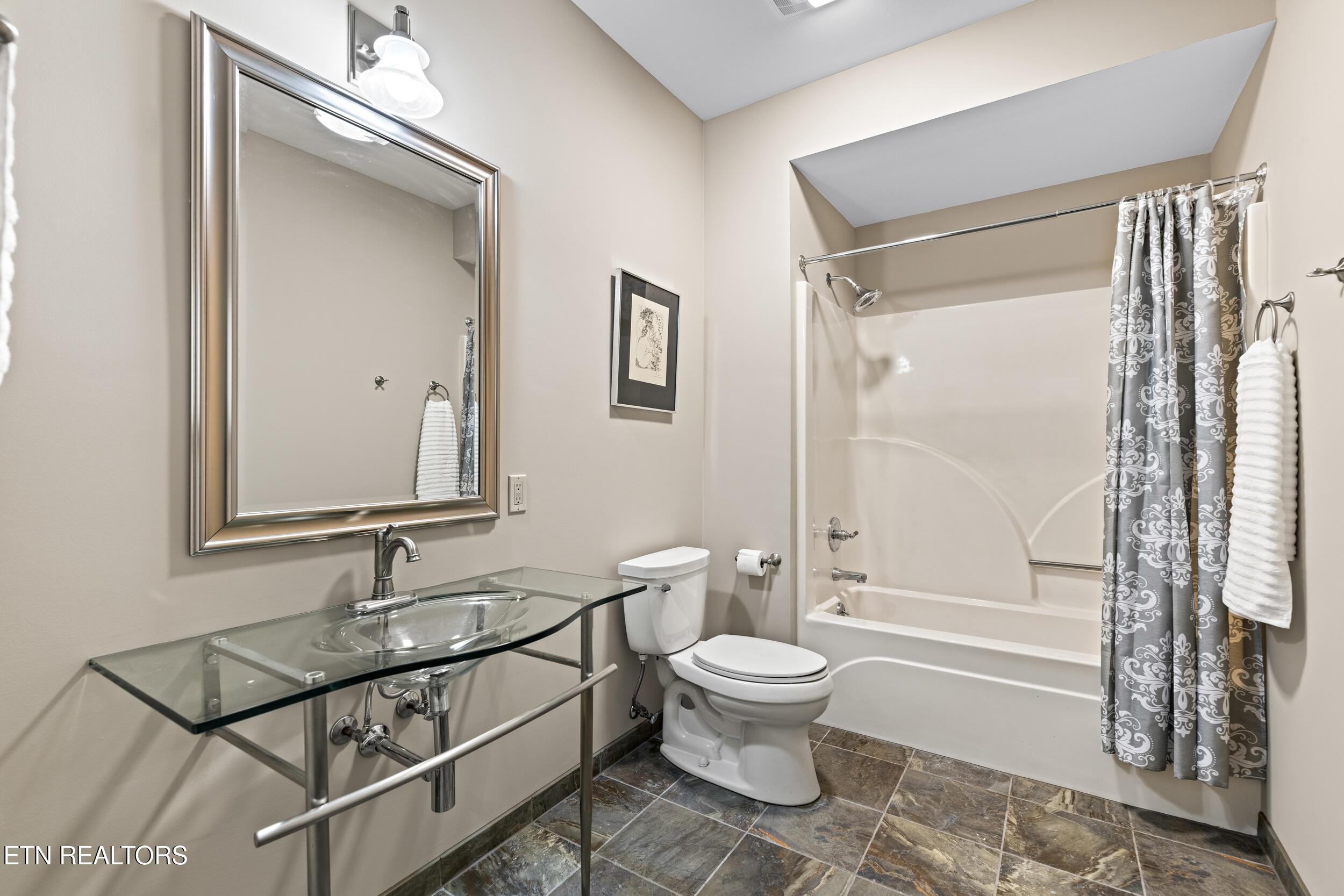 2304 Lakemoor Drive Property Photo 47