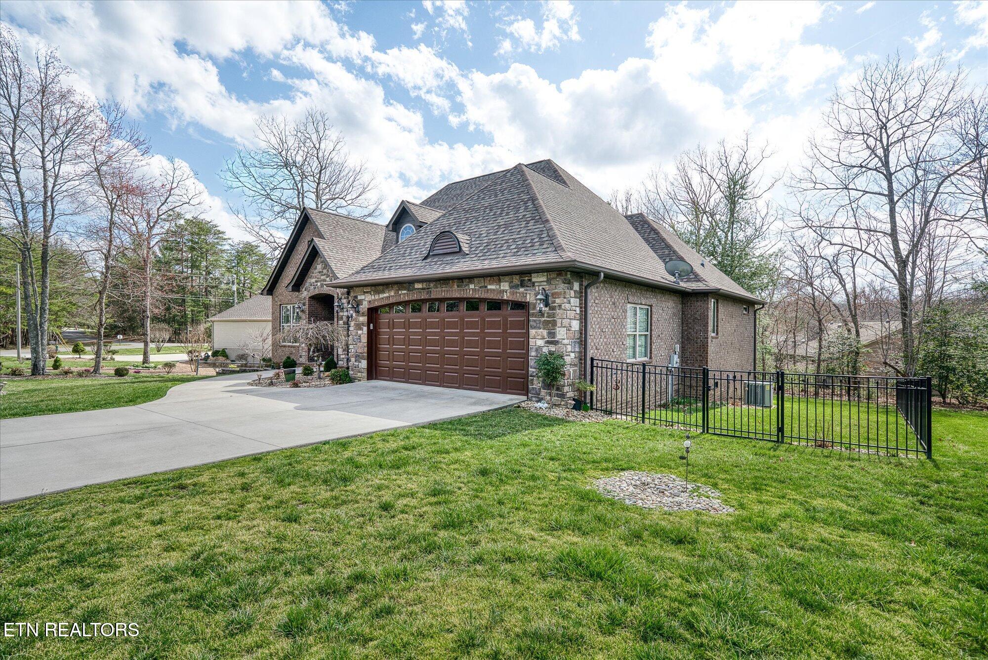 12 Inwood Drive Property Photo 3