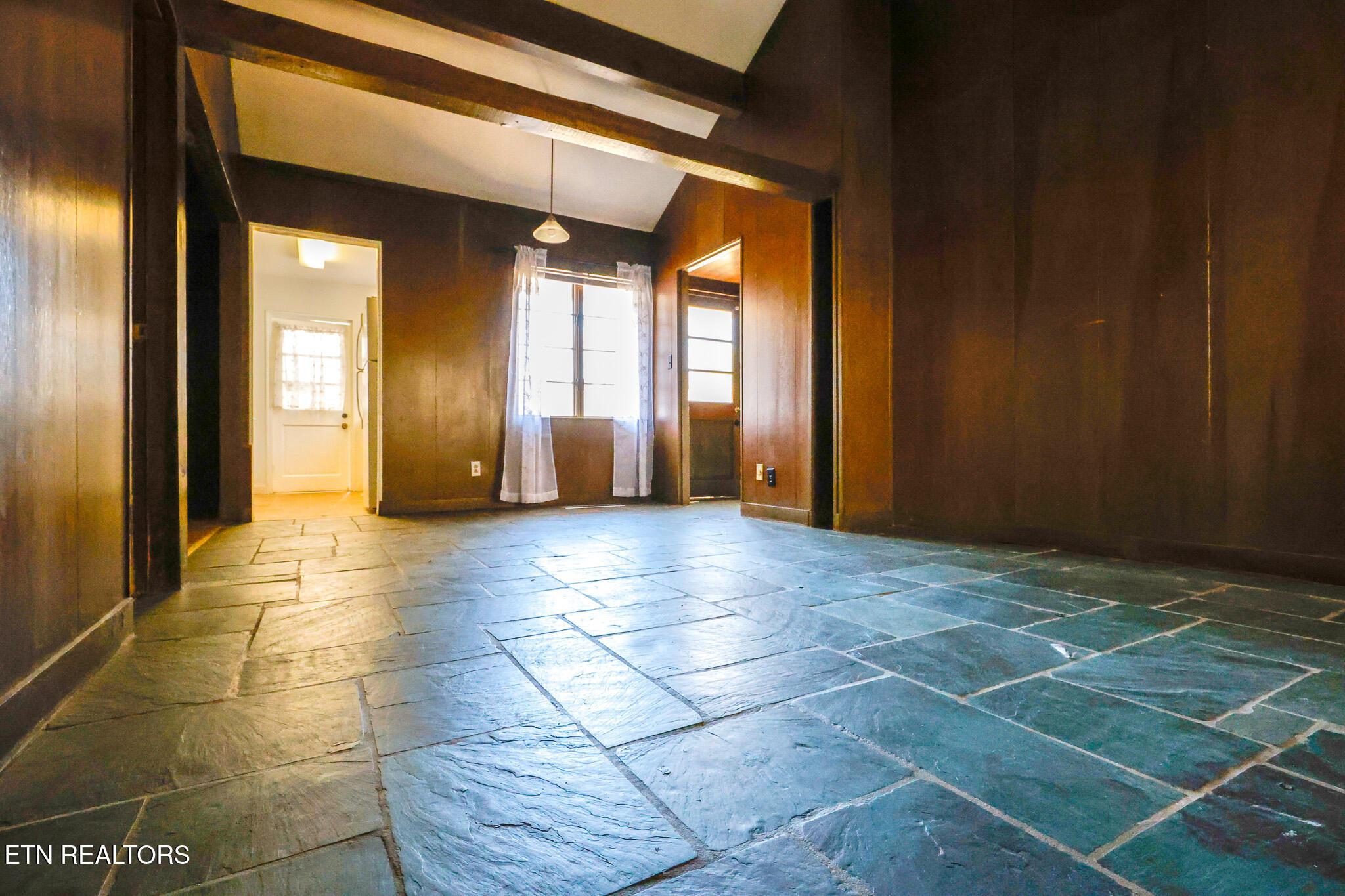 3408 Montlake Drive Property Photo 12