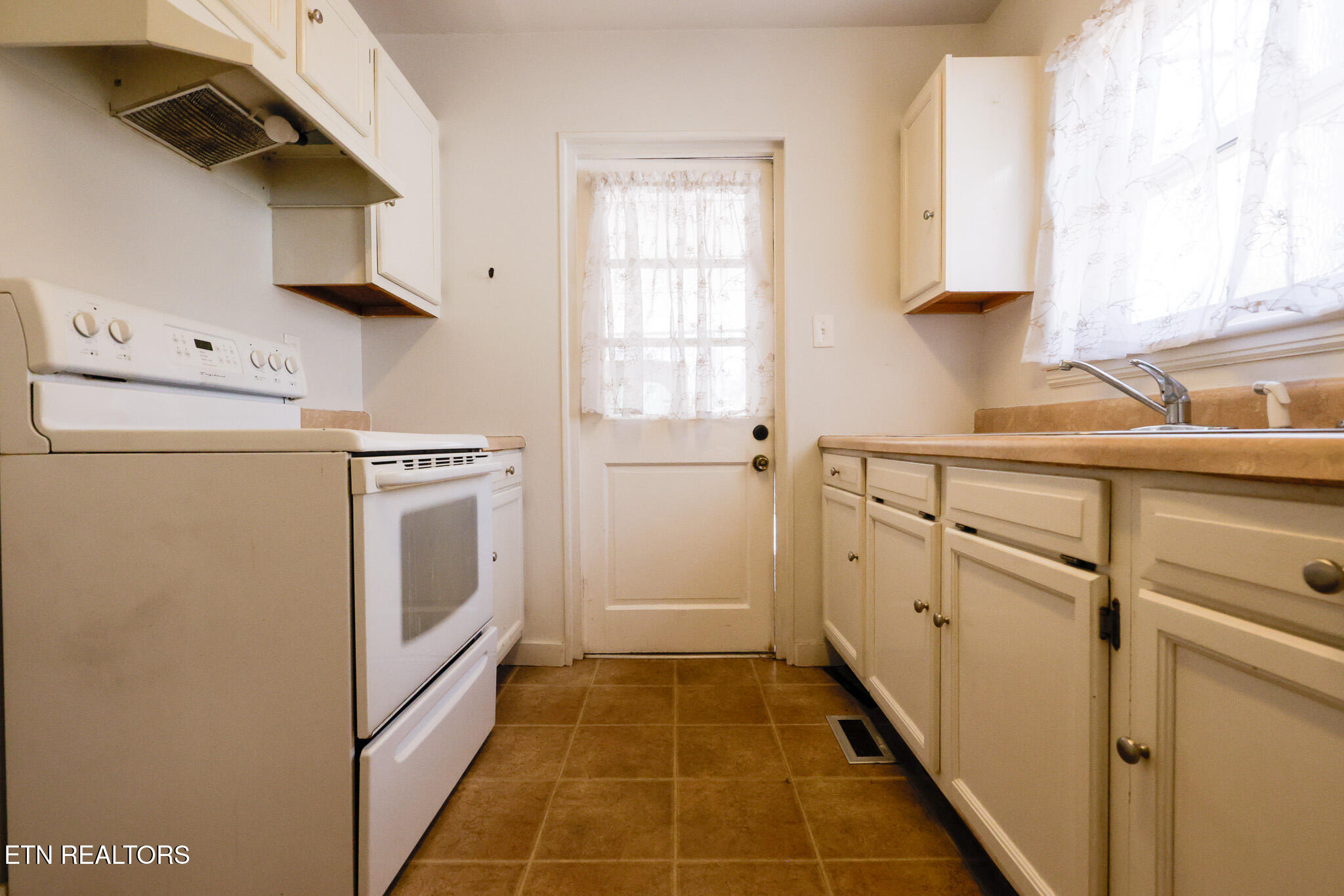 3408 Montlake Drive Property Photo 15