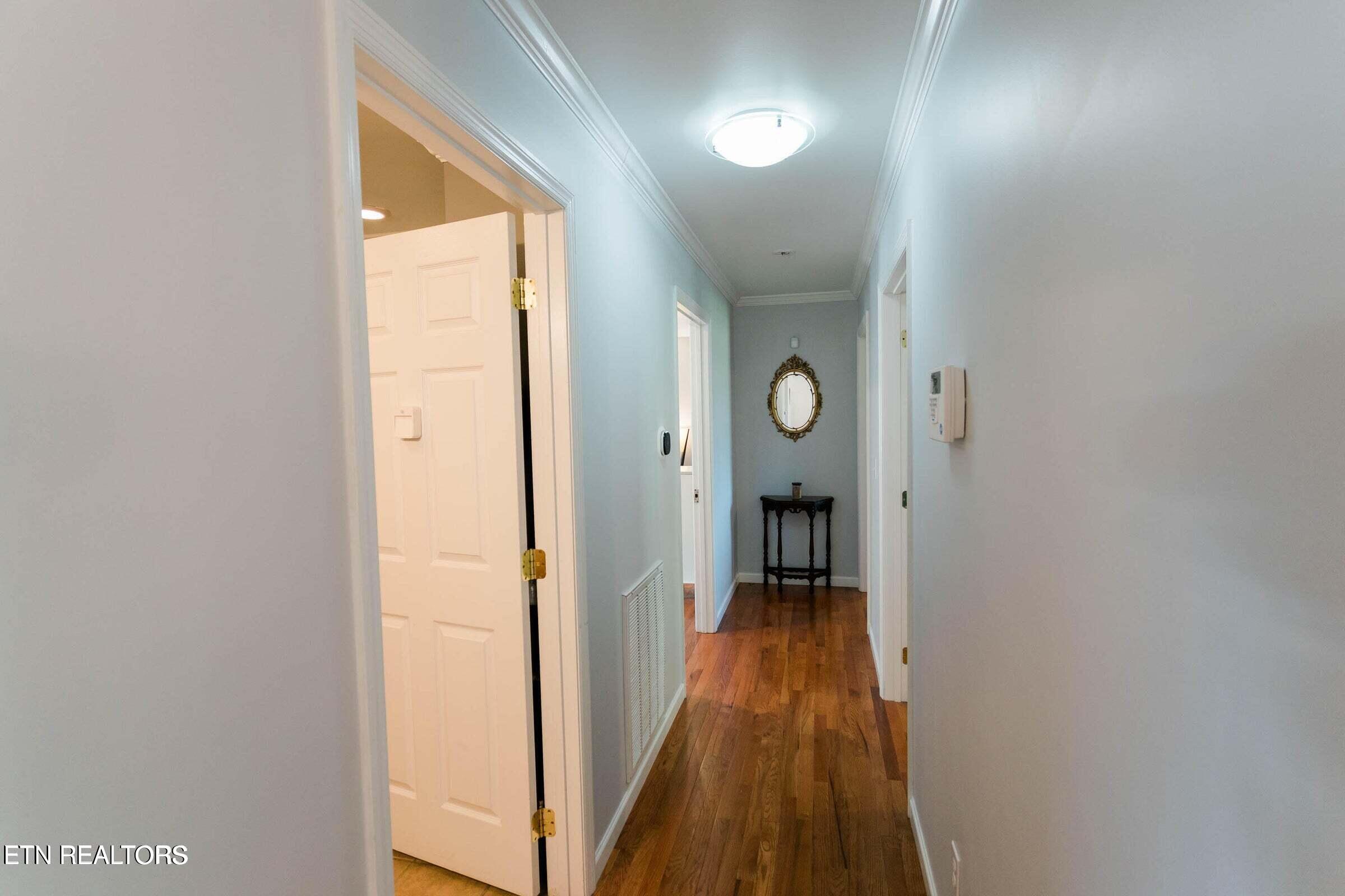 262 Cresent St Property Photo 41