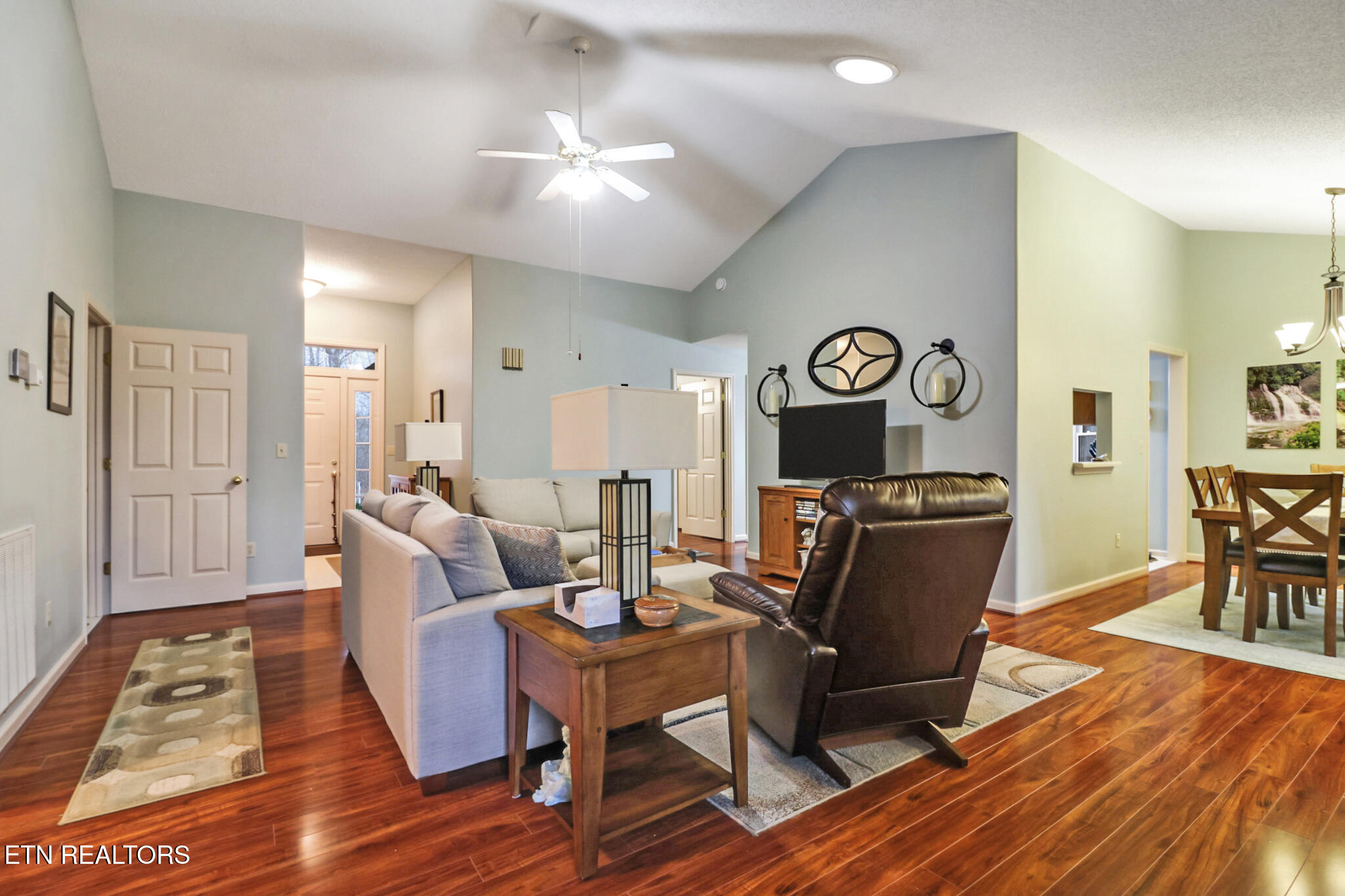 295 Kingsdown Drive Property Photo 8
