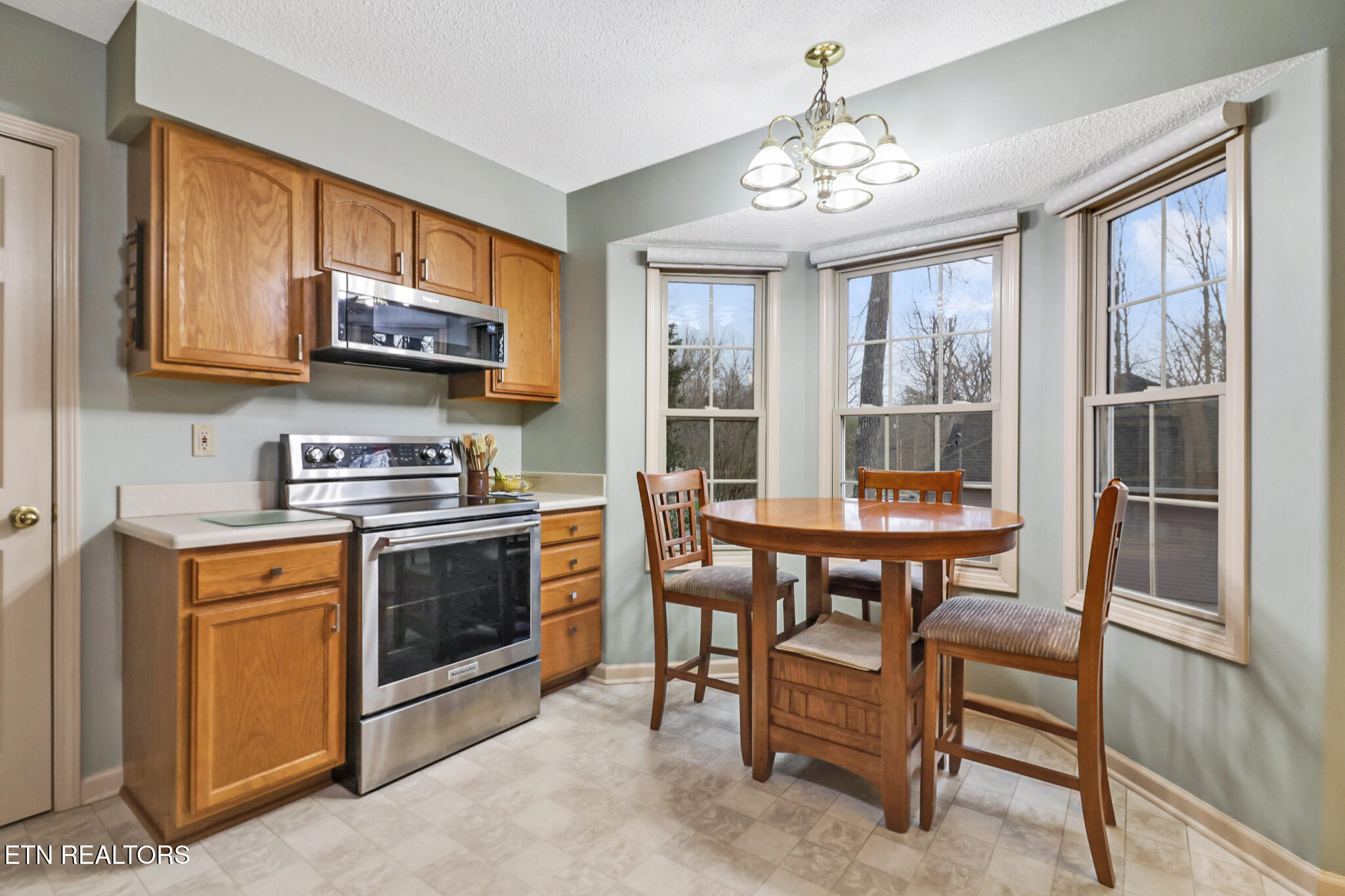 295 Kingsdown Drive Property Photo 16