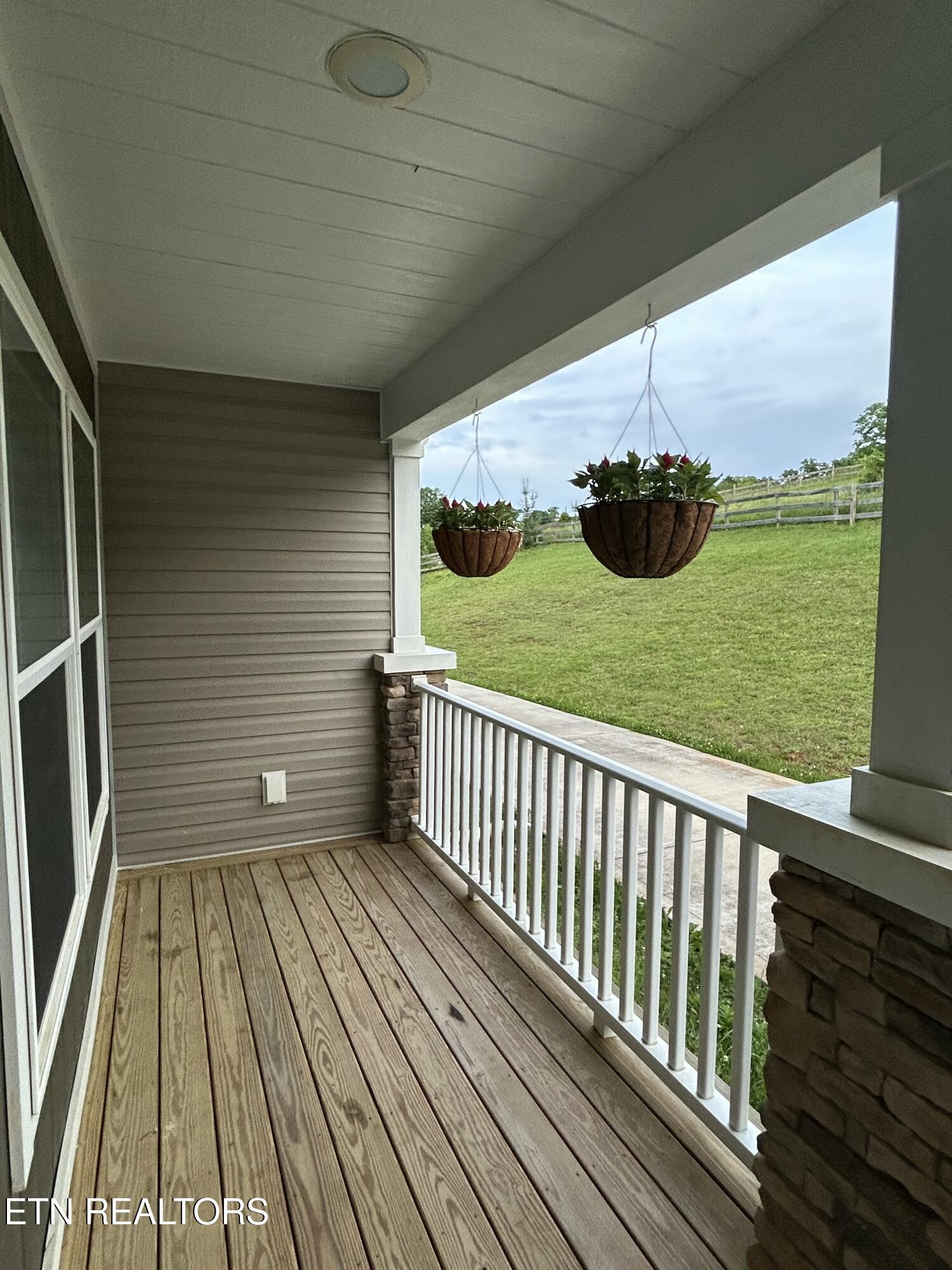 440 Wallace Rd Property Photo 3