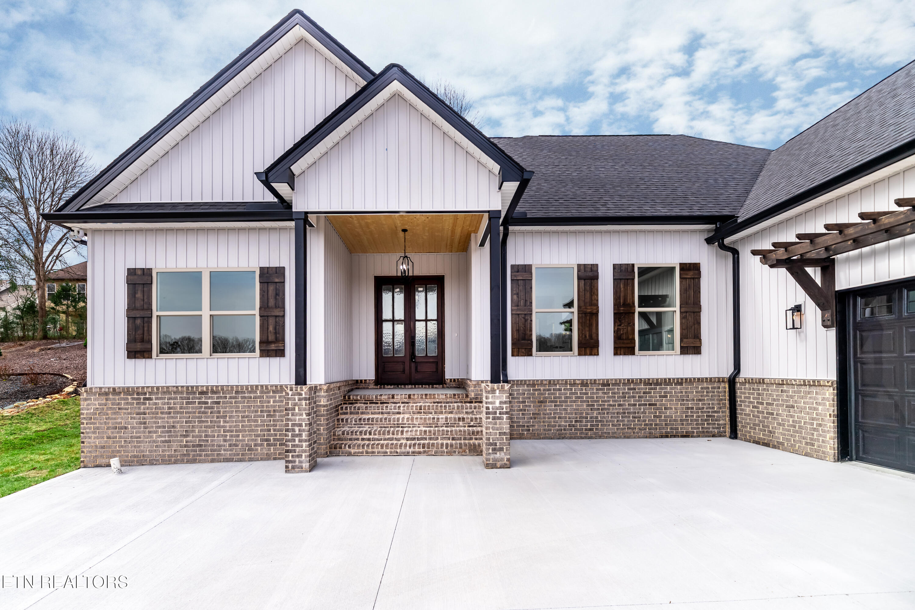 115 Oonoga Way Property Photo 2