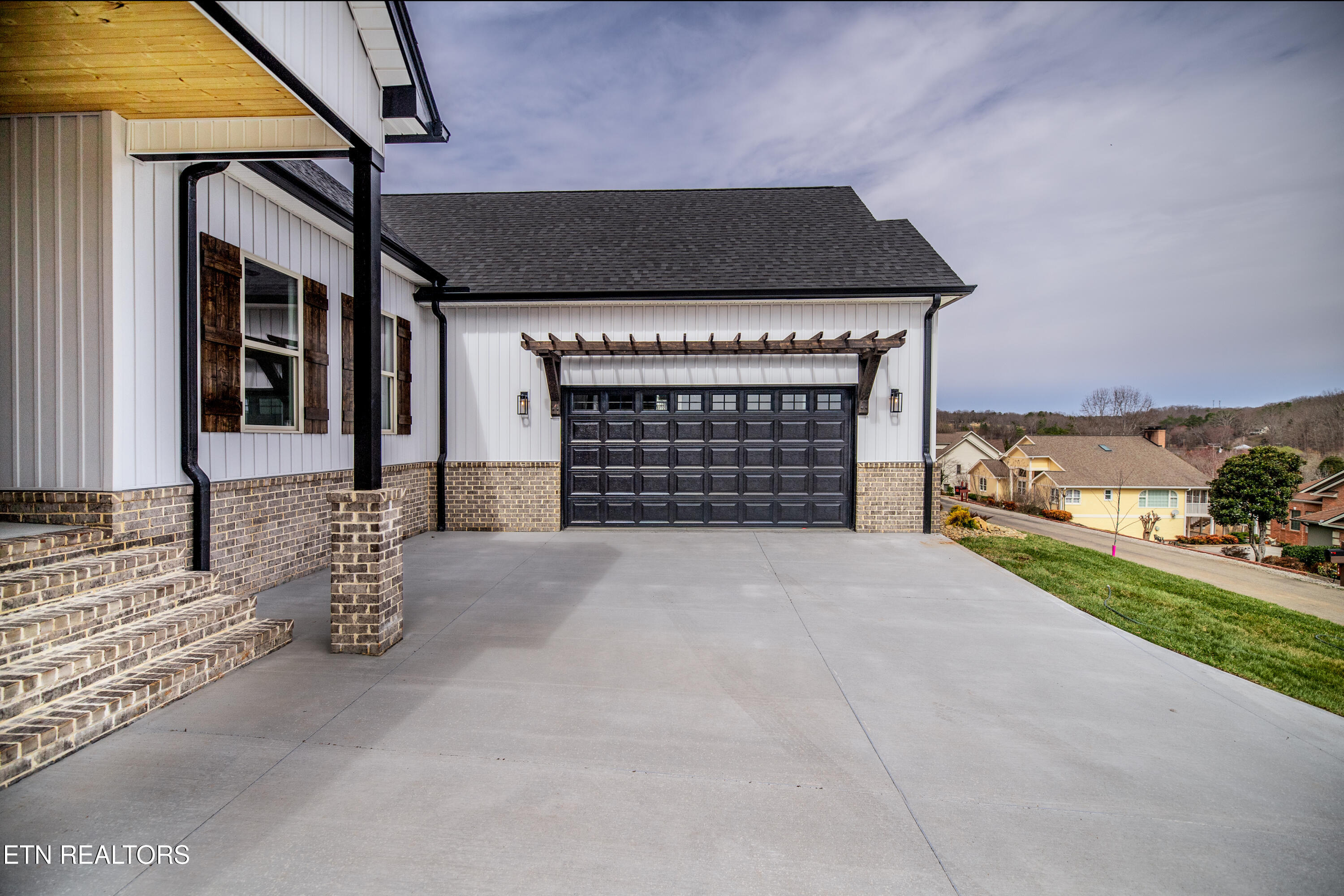 115 Oonoga Way Property Photo 3