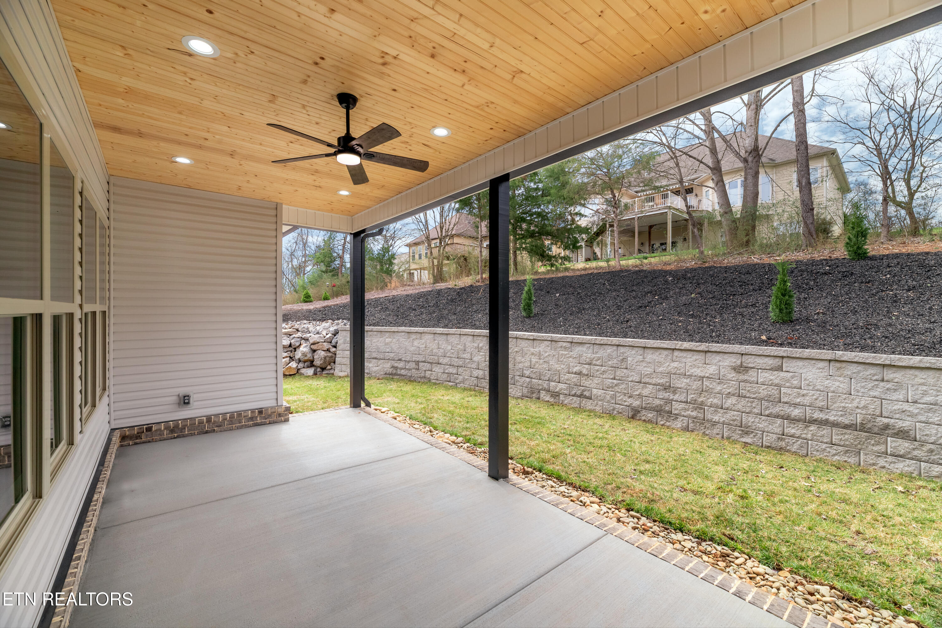 115 Oonoga Way Property Photo 6