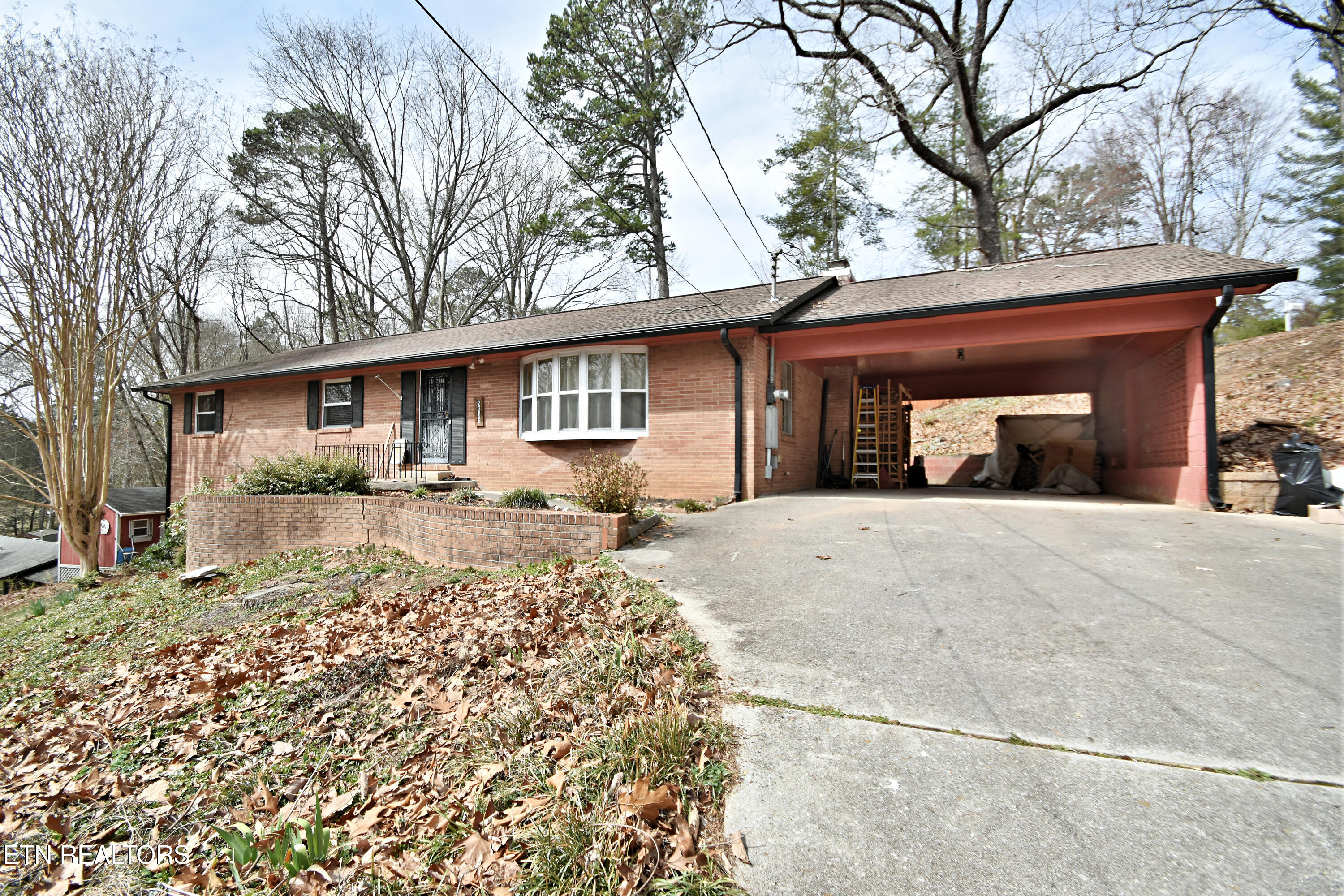 5833 Briercliff Rd Property Photo 1