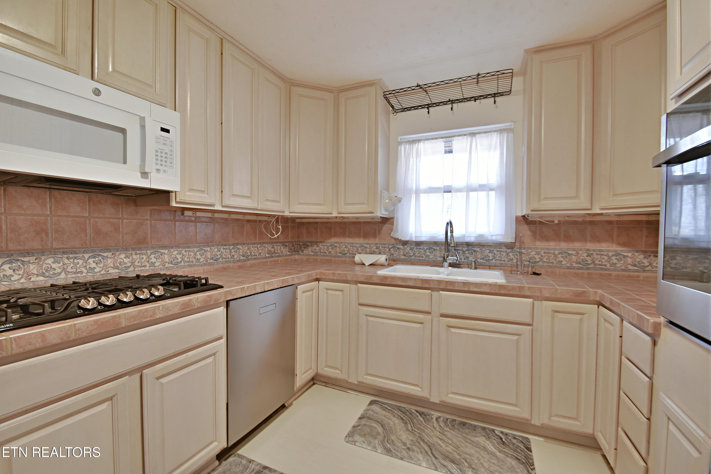 5833 Briercliff Rd Property Photo 7