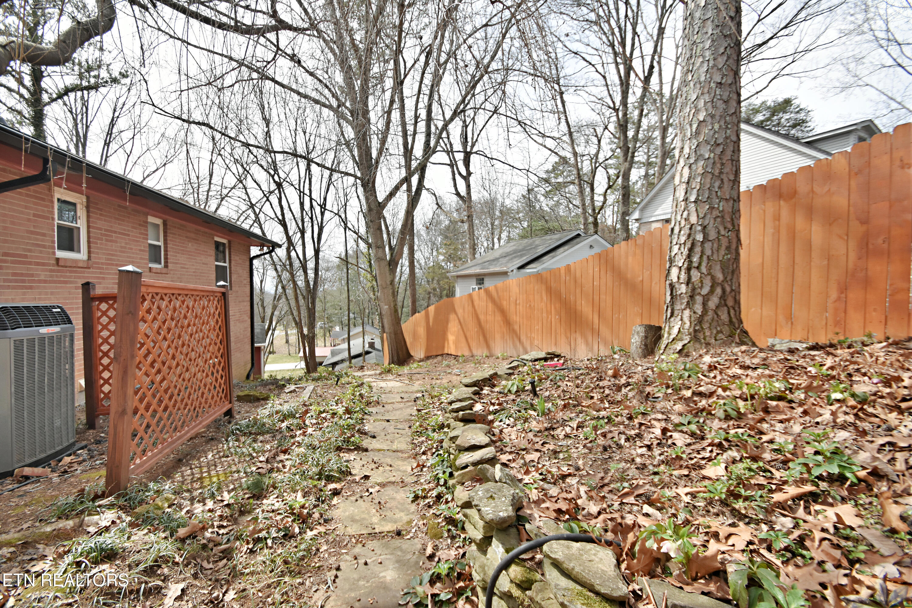 5833 Briercliff Rd Property Photo 26