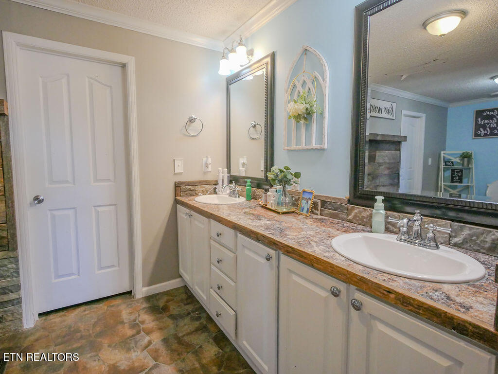 260 County Road 384 Property Photo 28