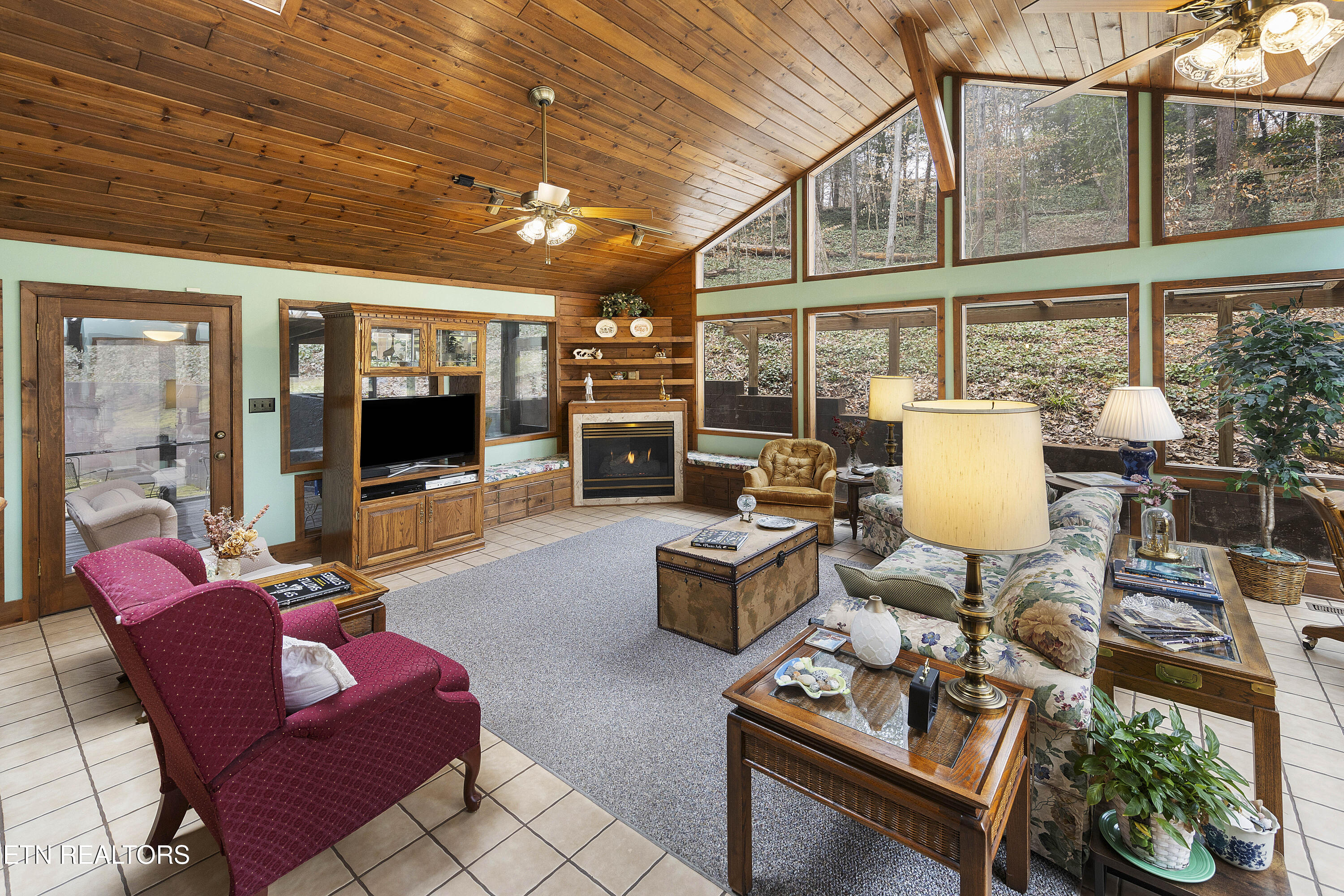3217 Montlake Drive Property Photo 7