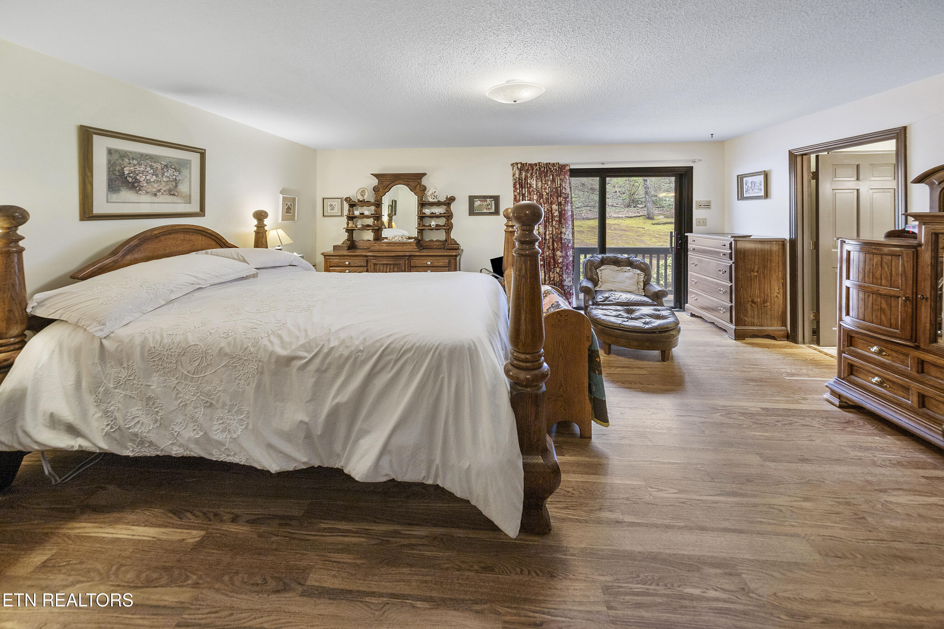 3217 Montlake Drive Property Photo 8