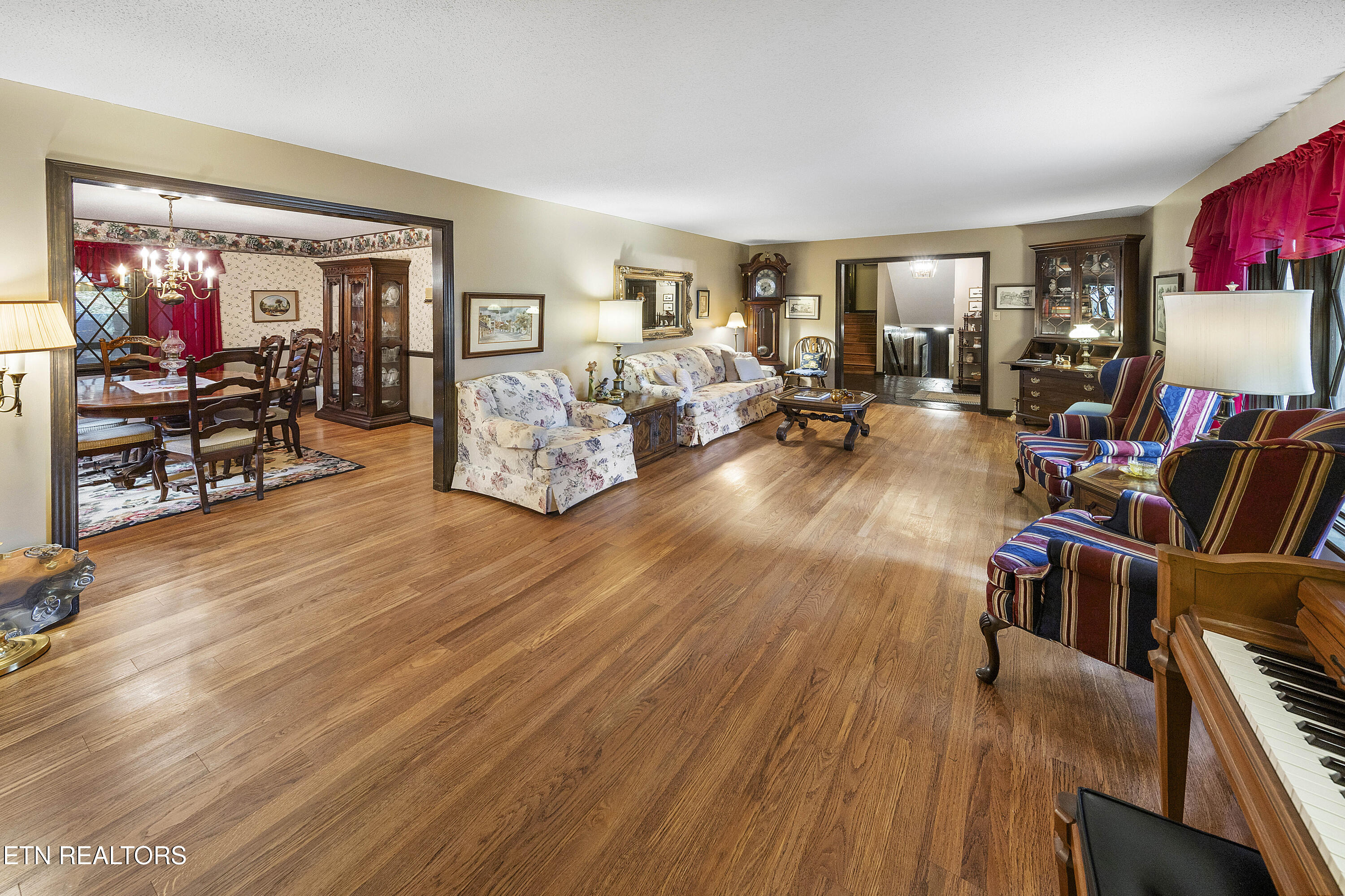 3217 Montlake Drive Property Photo 12