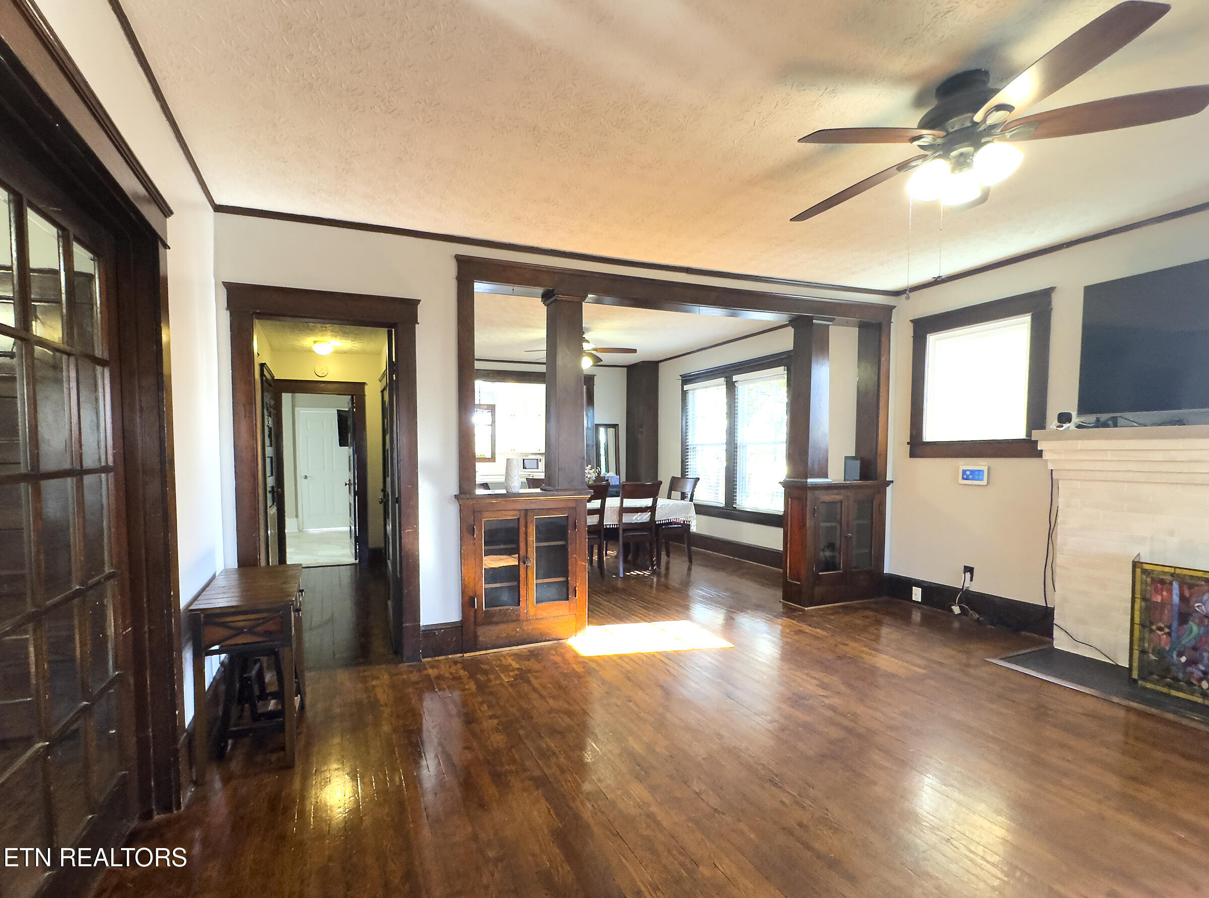 124 E Churchwell Ave Property Photo 10