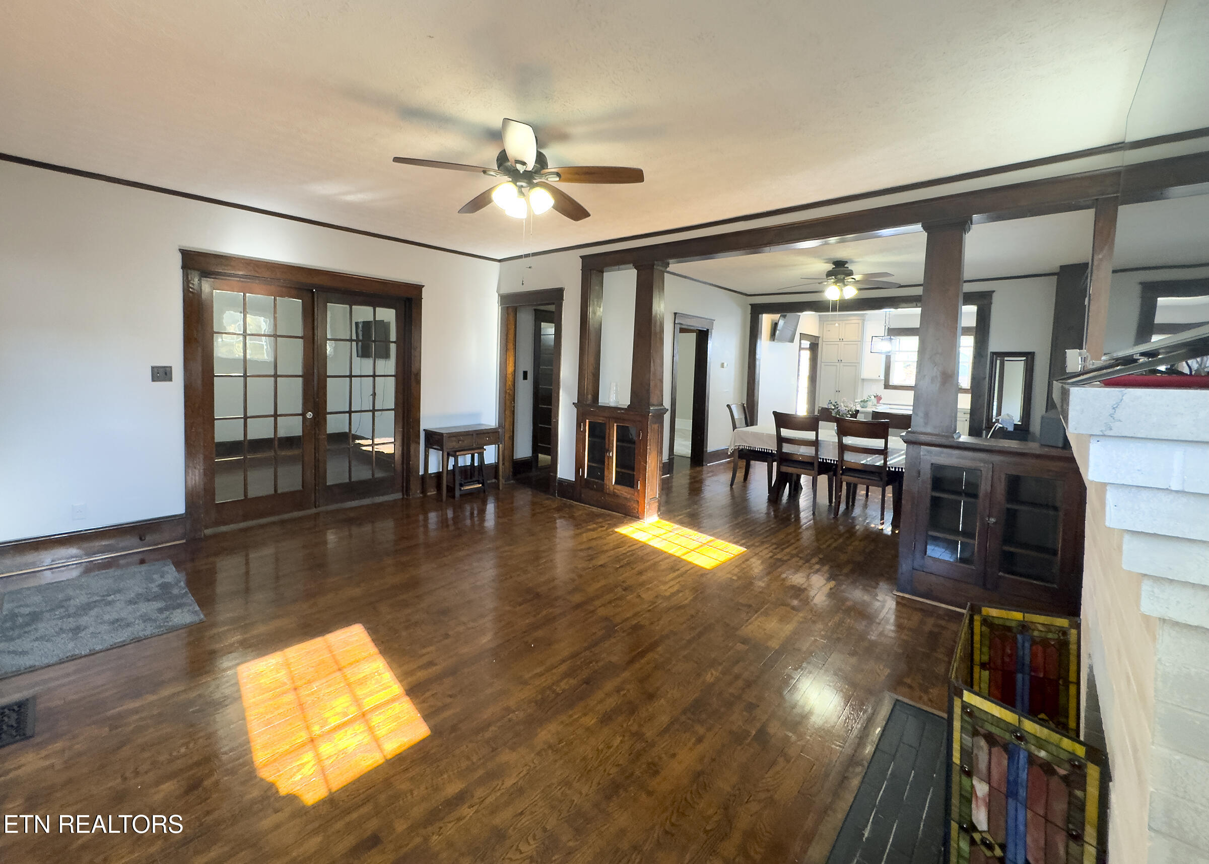 124 E Churchwell Ave Property Photo 12