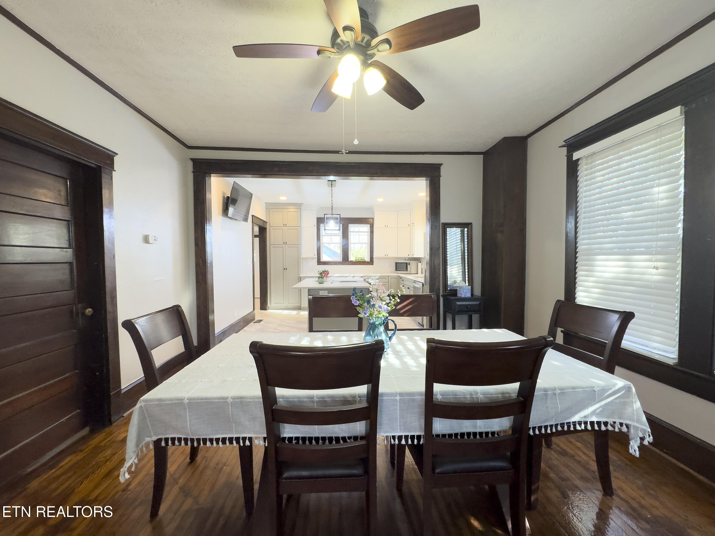 124 E Churchwell Ave Property Photo 14