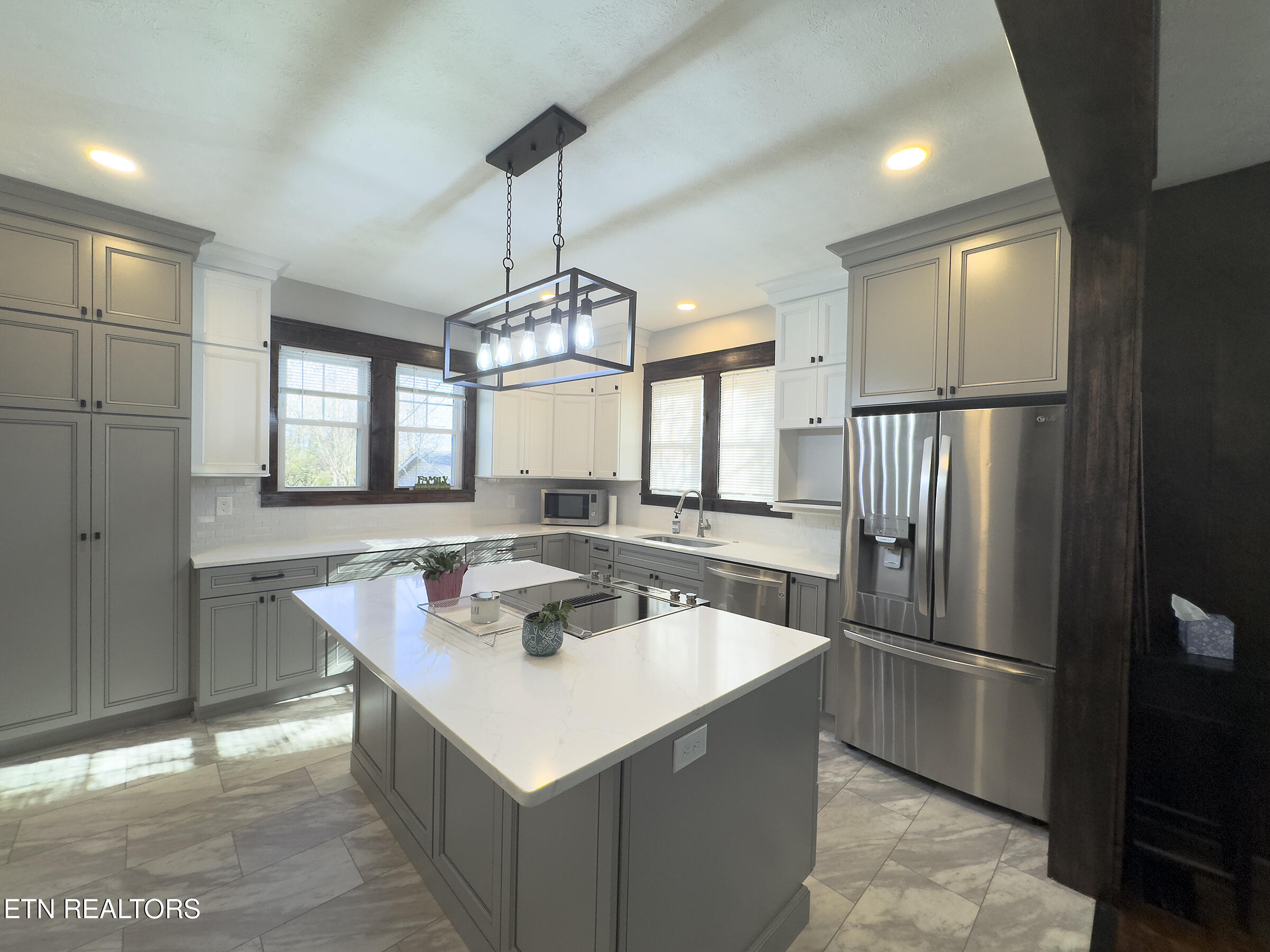124 E Churchwell Ave Property Photo 17