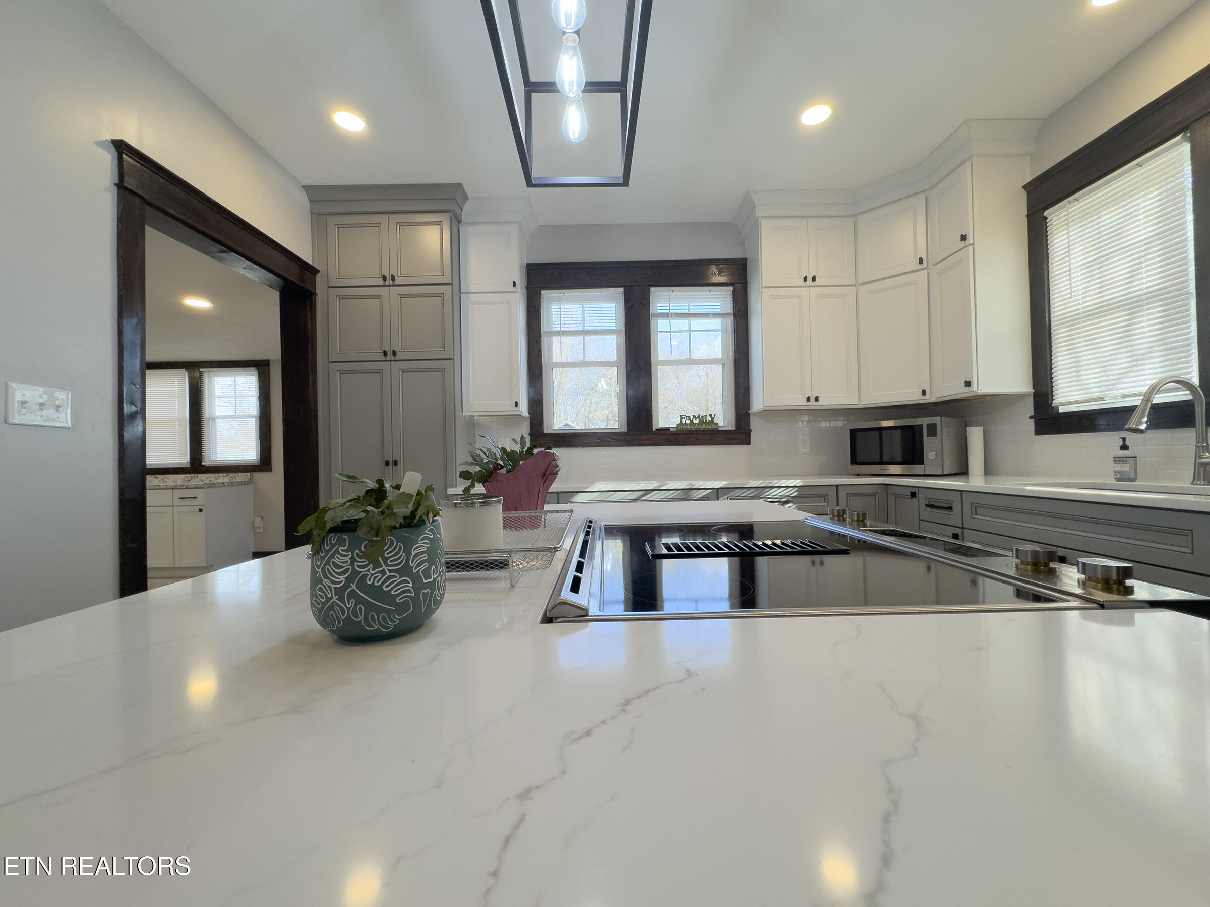 124 E Churchwell Ave Property Photo 19