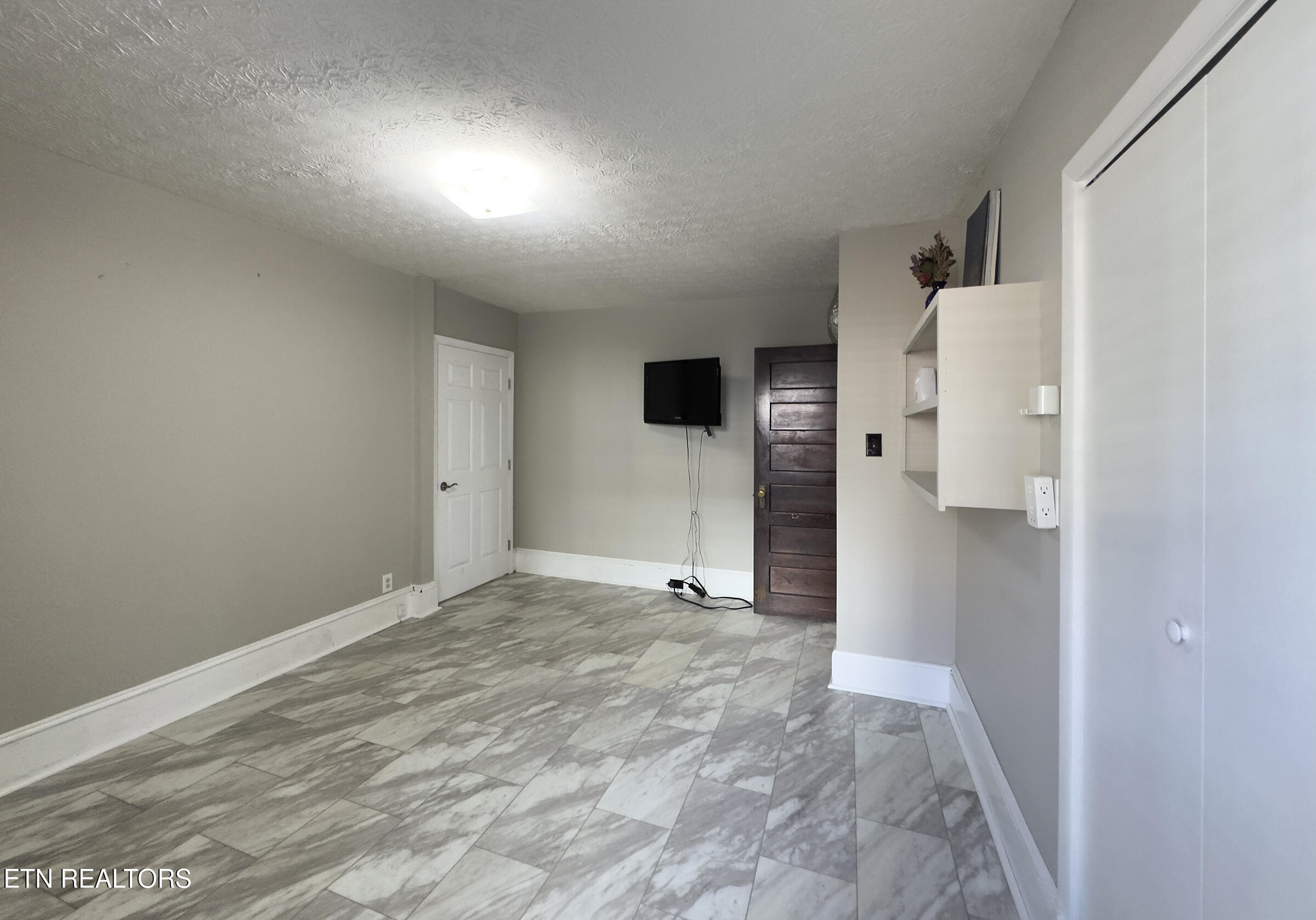 124 E Churchwell Ave Property Photo 31