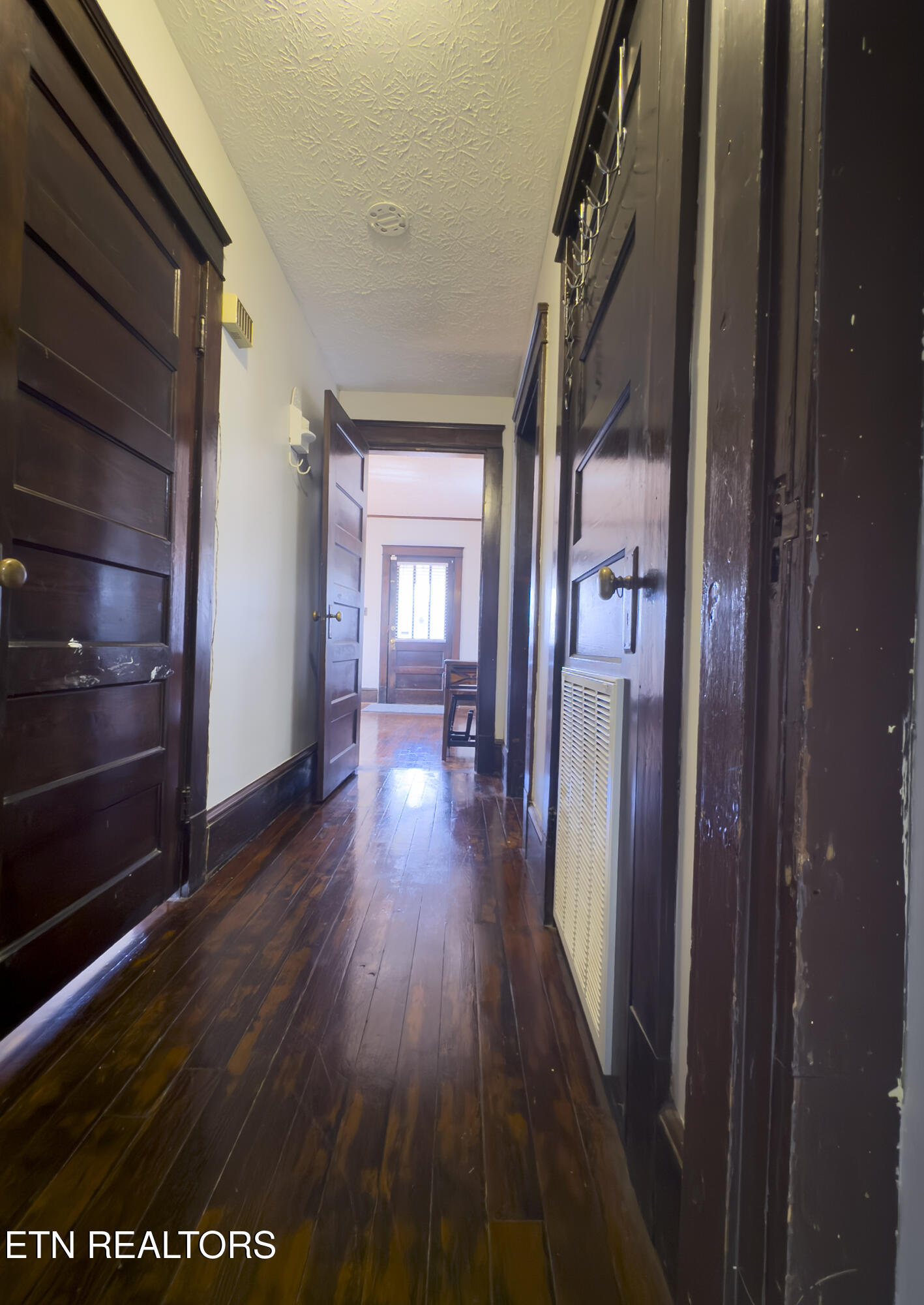 124 E Churchwell Ave Property Photo 32