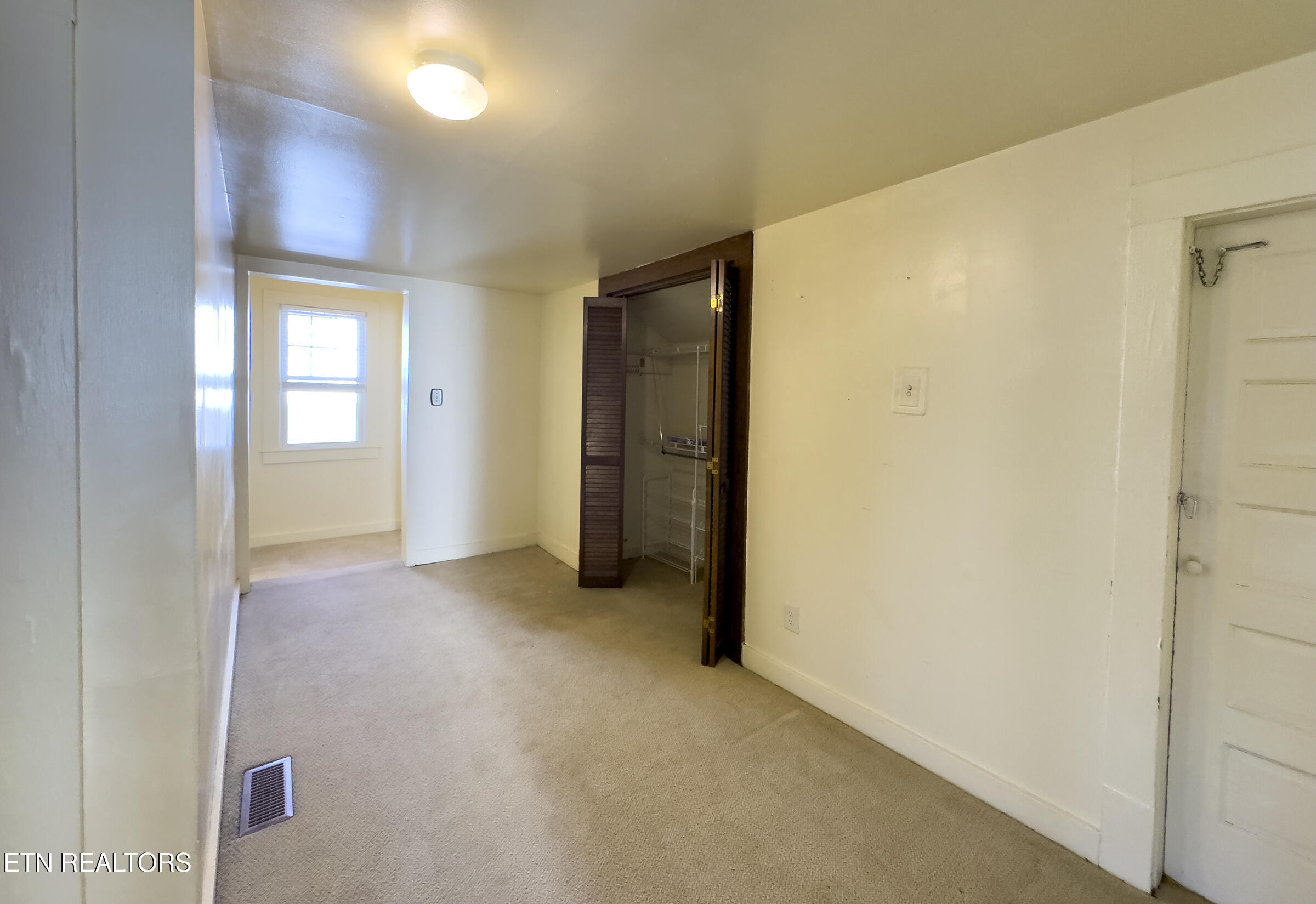 124 E Churchwell Ave Property Photo 39