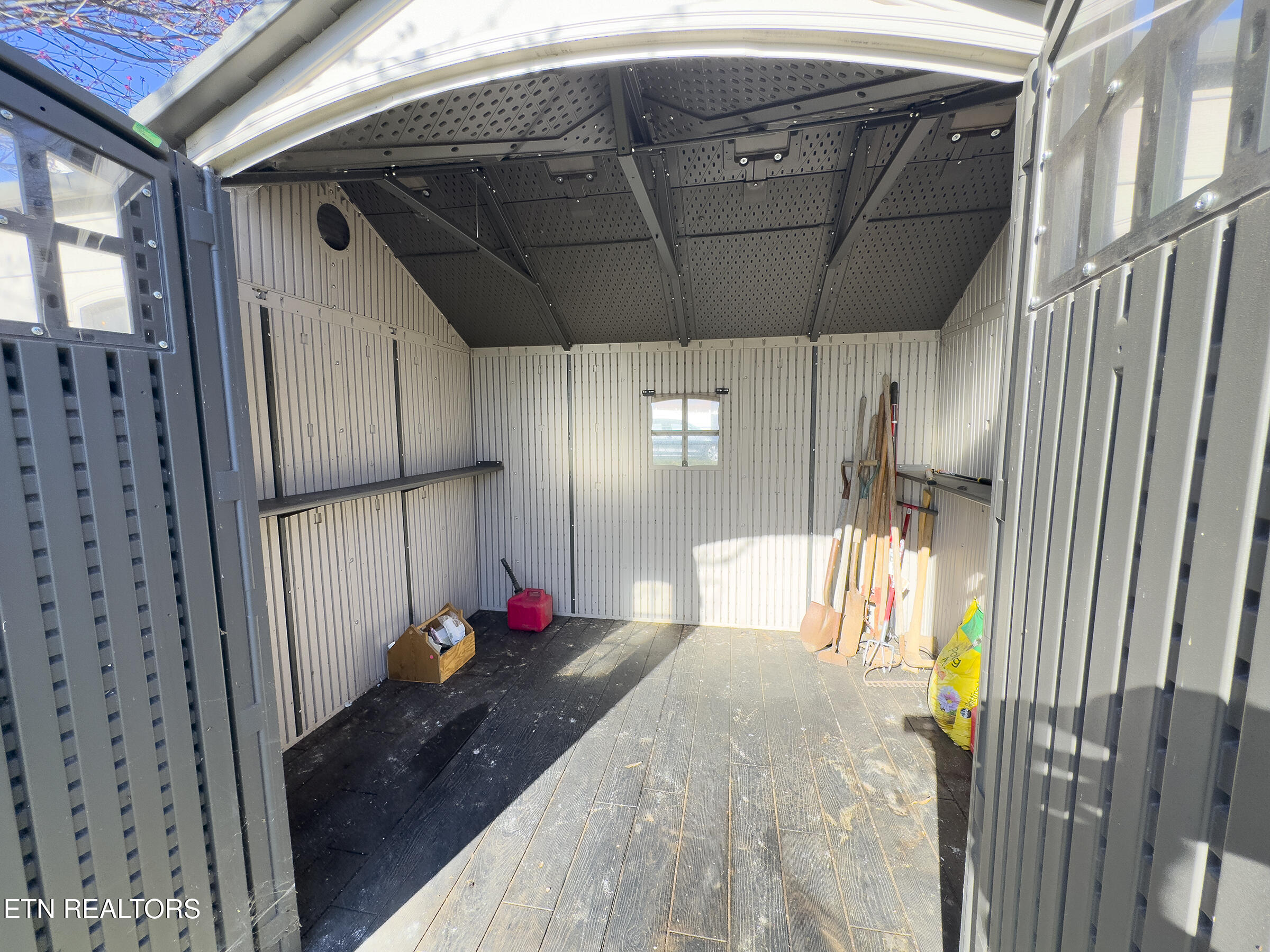 124 E Churchwell Ave Property Photo 49