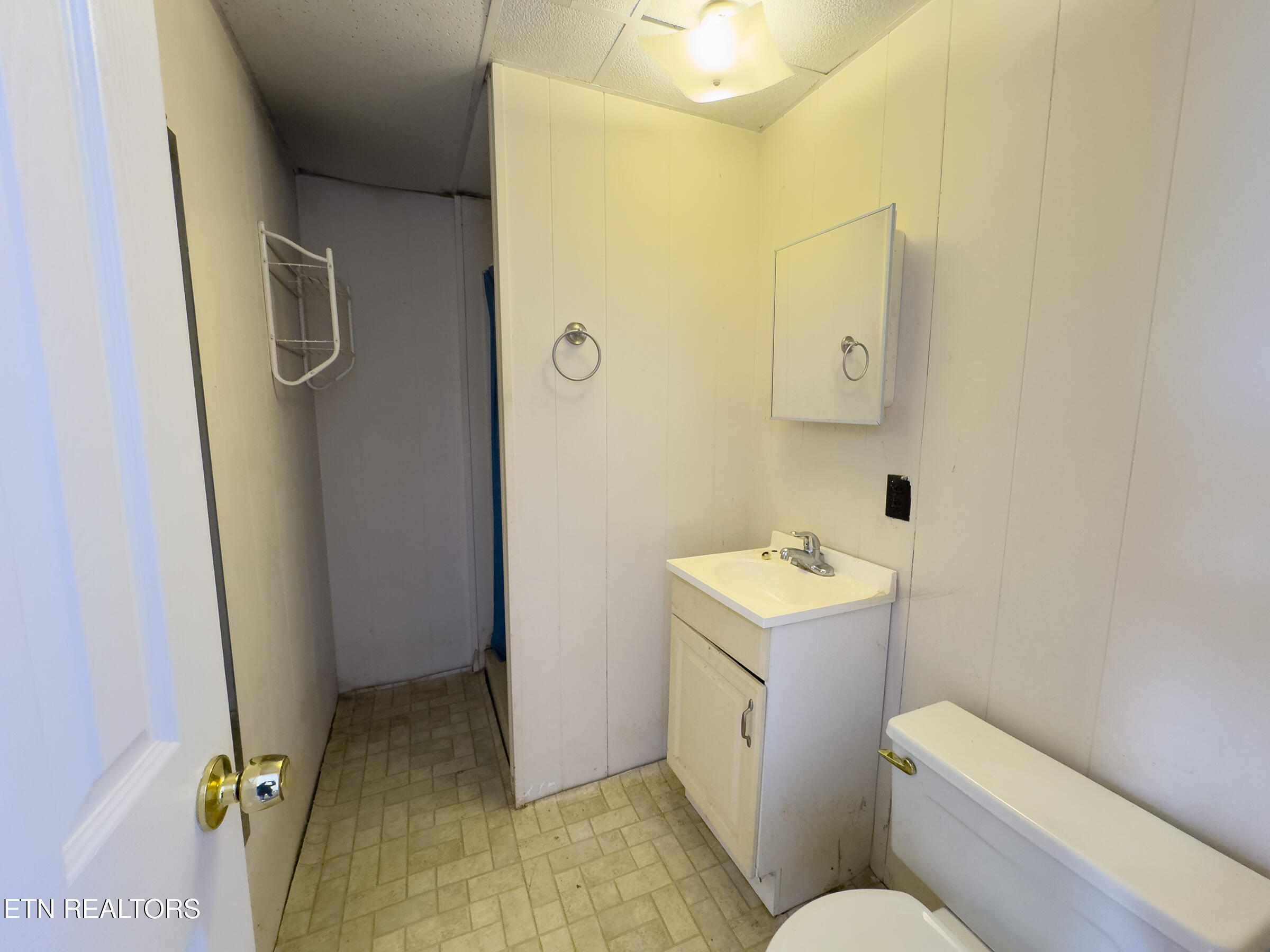 124 E Churchwell Ave Property Photo 51