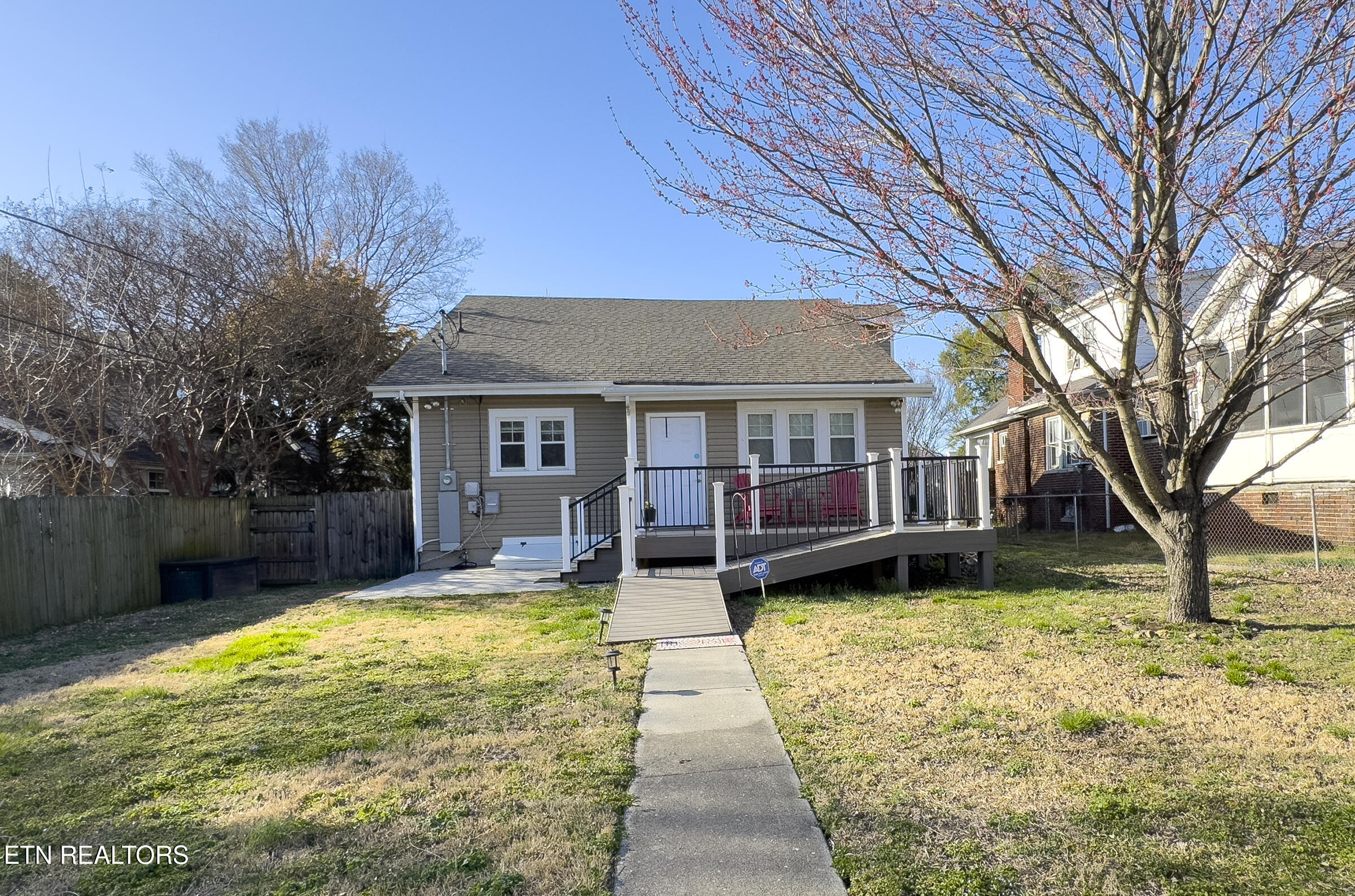 124 E Churchwell Ave Property Photo 52