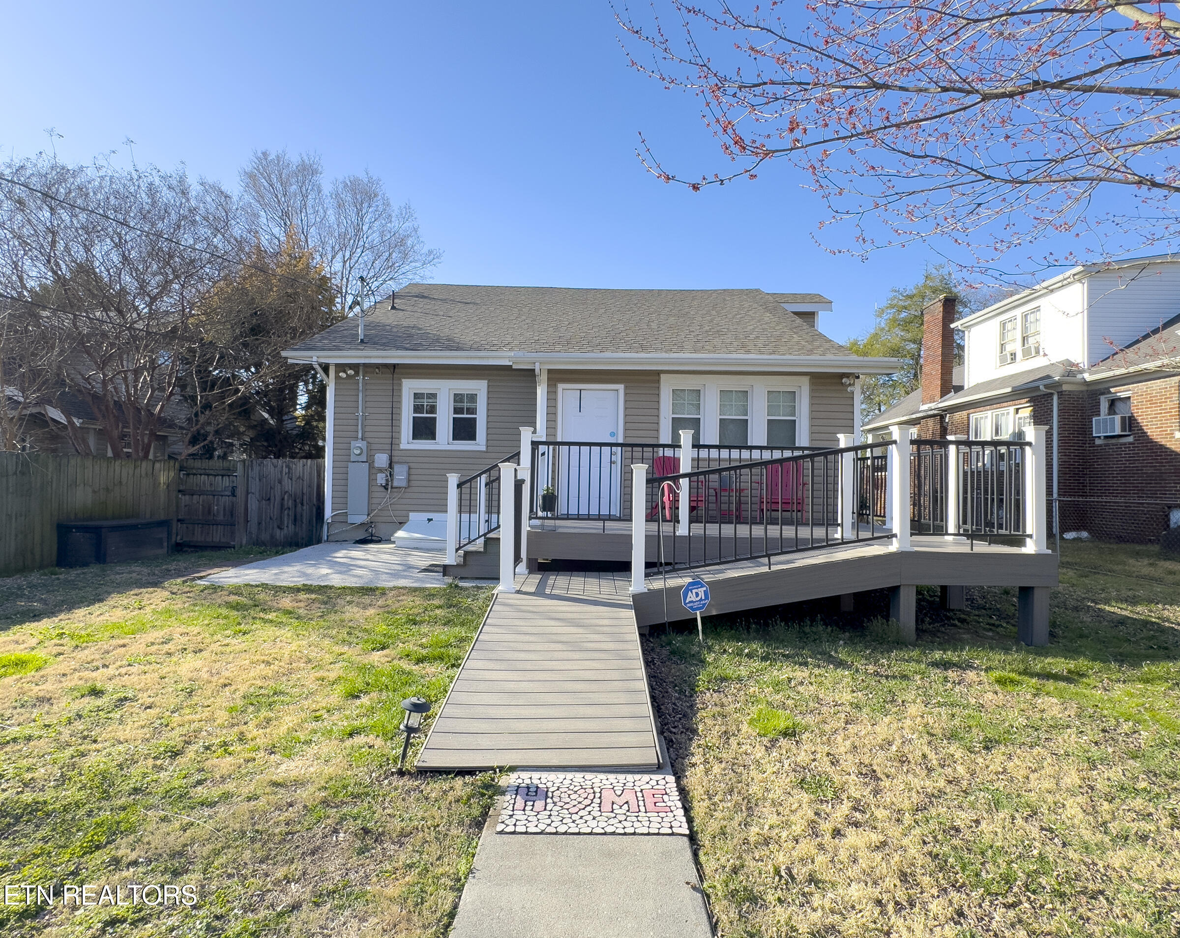 124 E Churchwell Ave Property Photo 53
