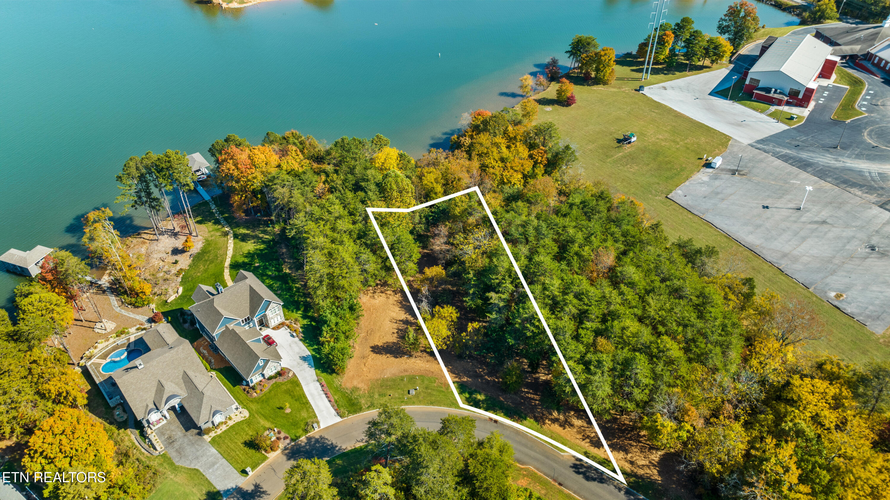 L-104 Falcon Tr Property Photo