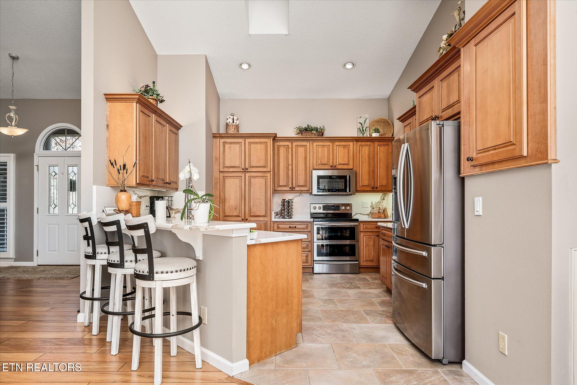 23 Hurstwood Lane Property Photo 9