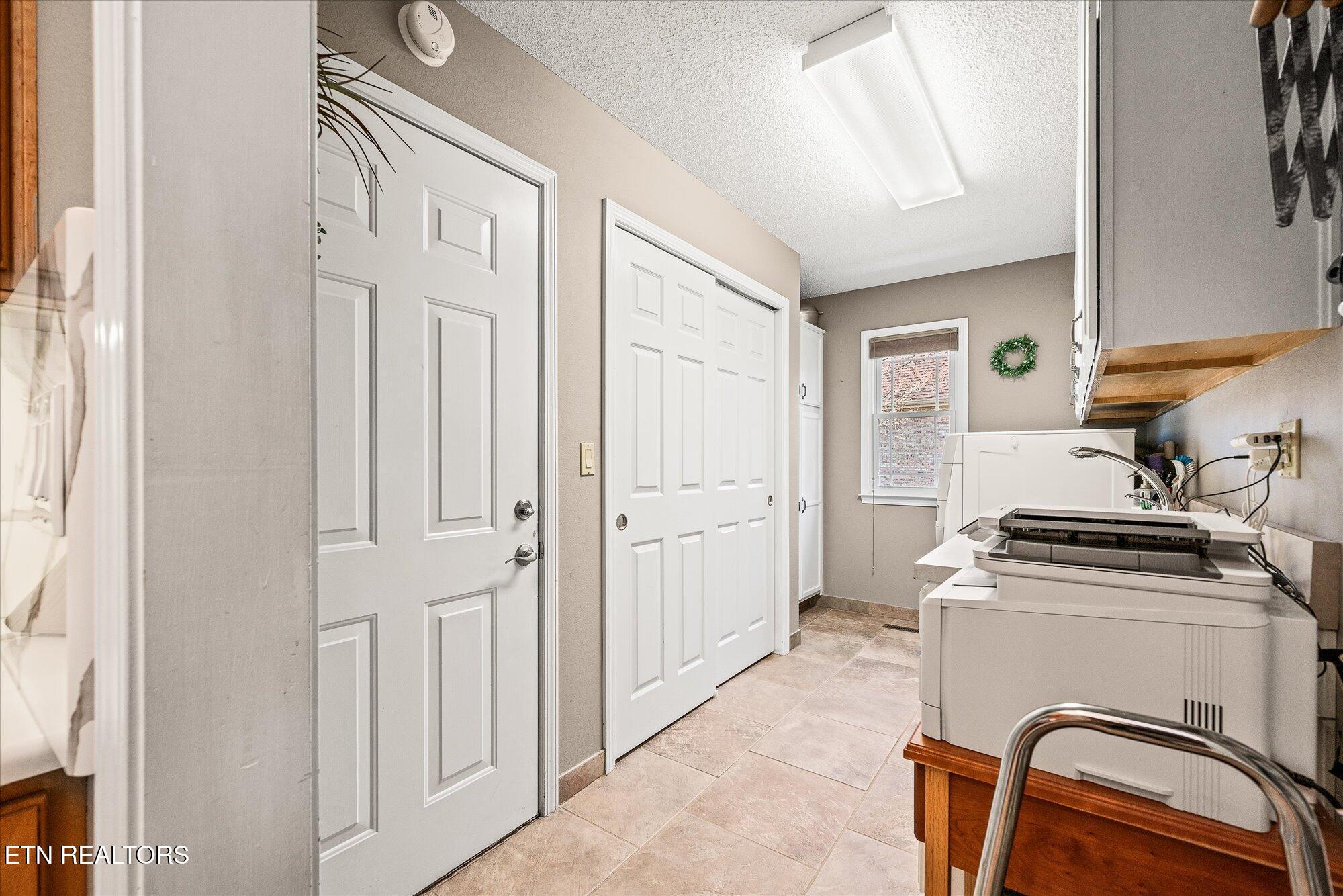 23 Hurstwood Lane Property Photo 13