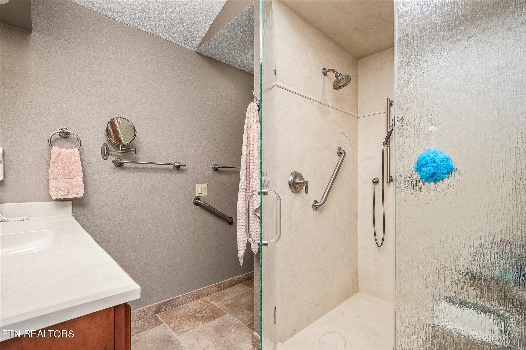 23 Hurstwood Lane Property Photo 16