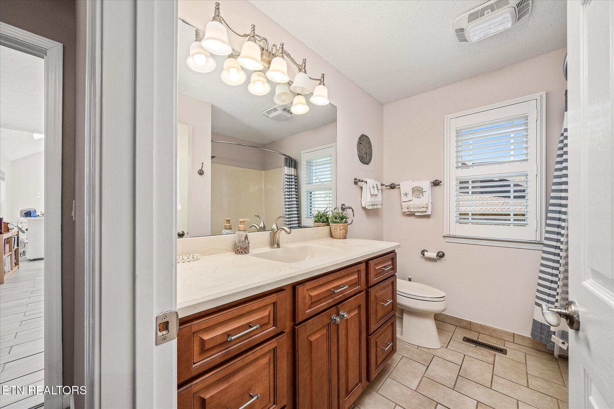 23 Hurstwood Lane Property Photo 22