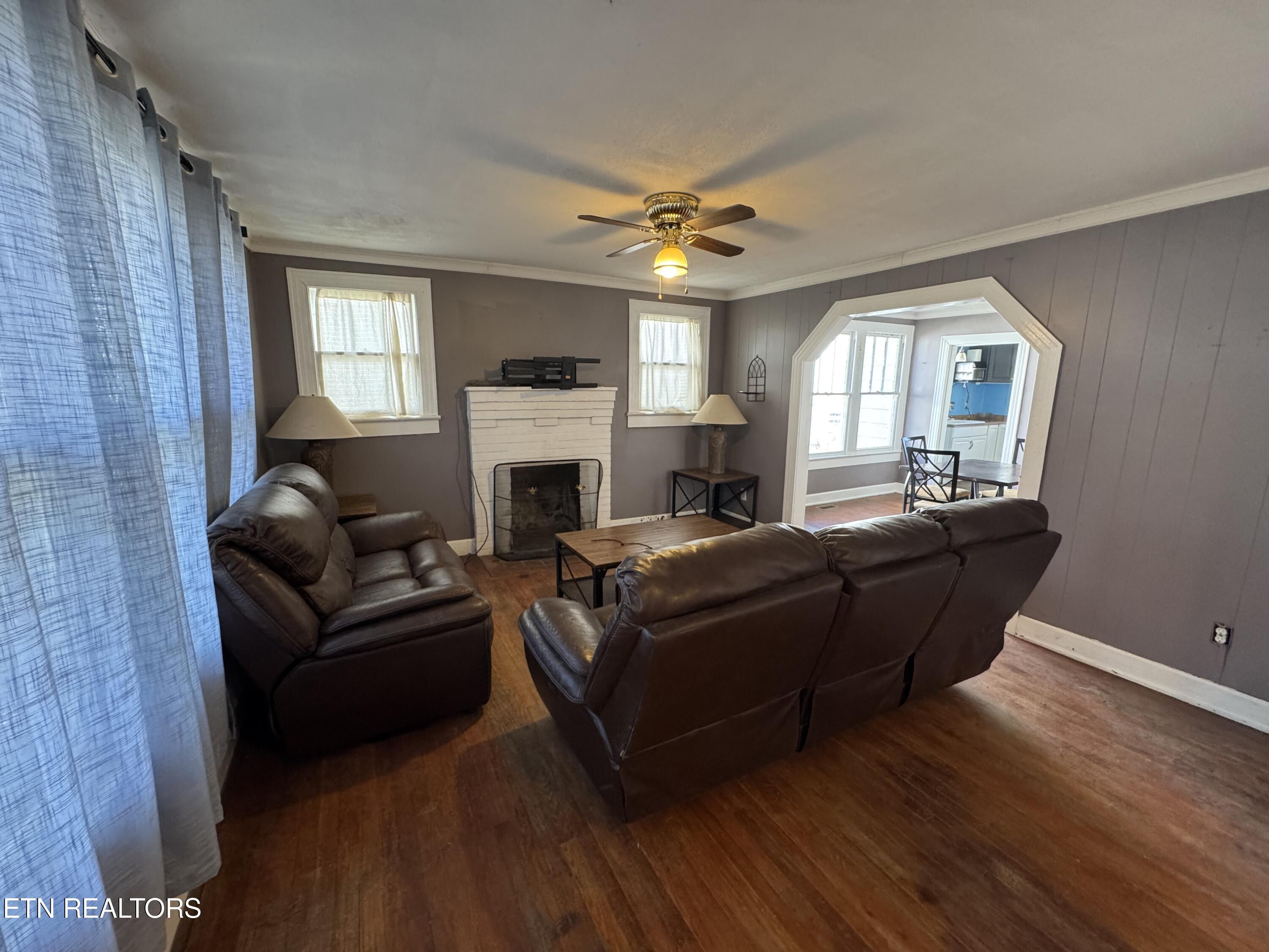 931 Mulberry St Property Photo 2