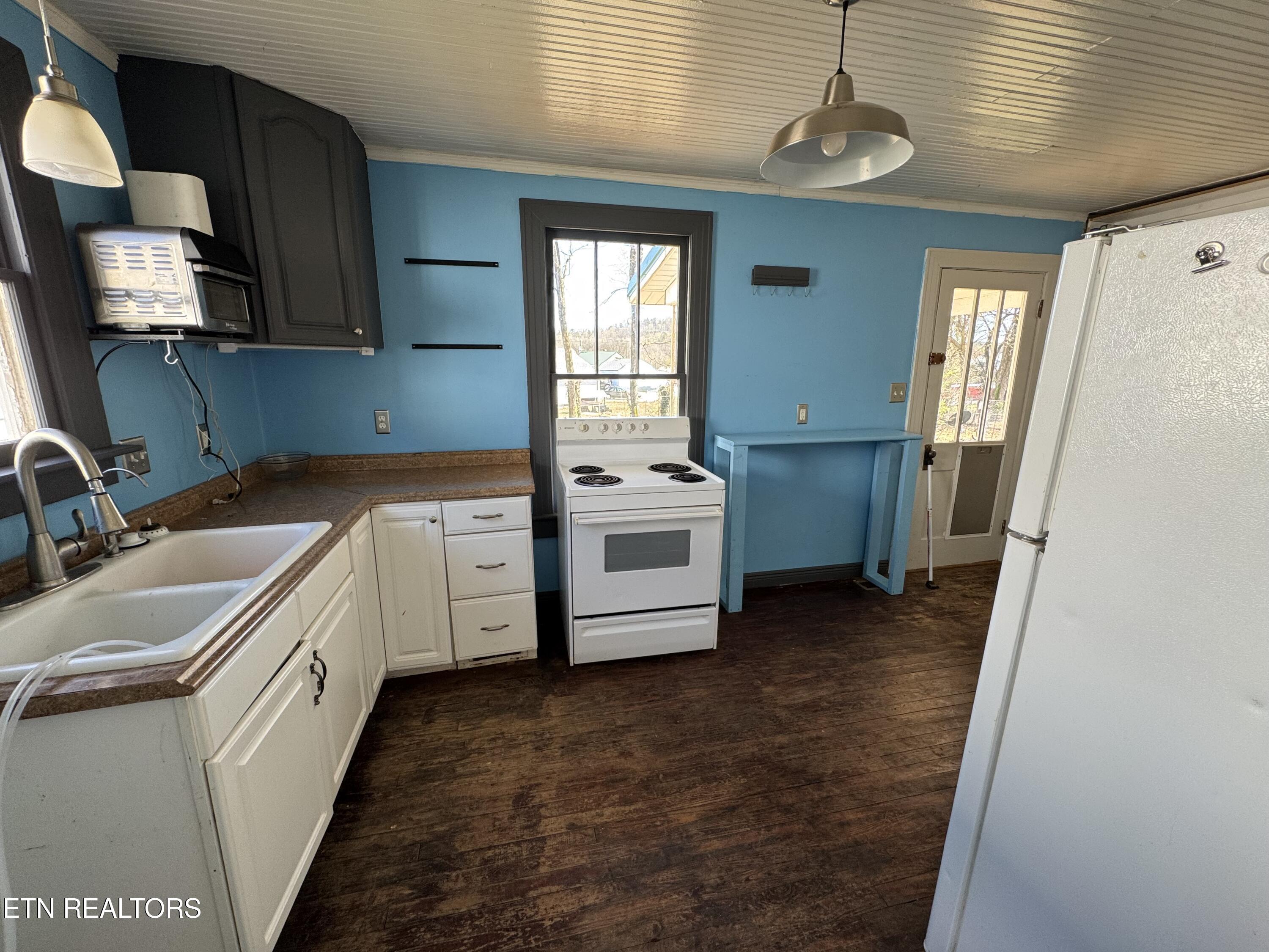 931 Mulberry St Property Photo 5