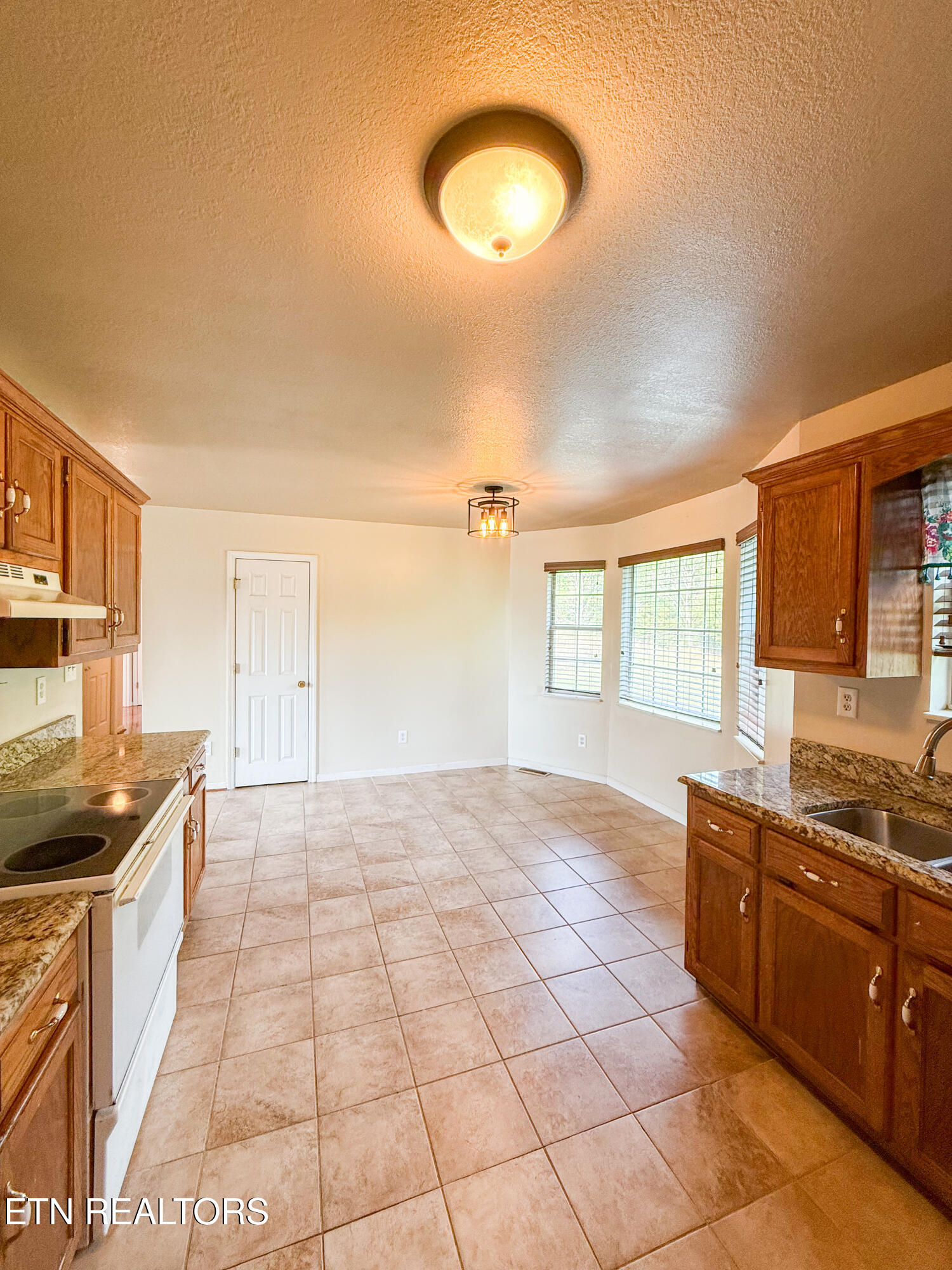 106 Squaw Lane Property Photo 9