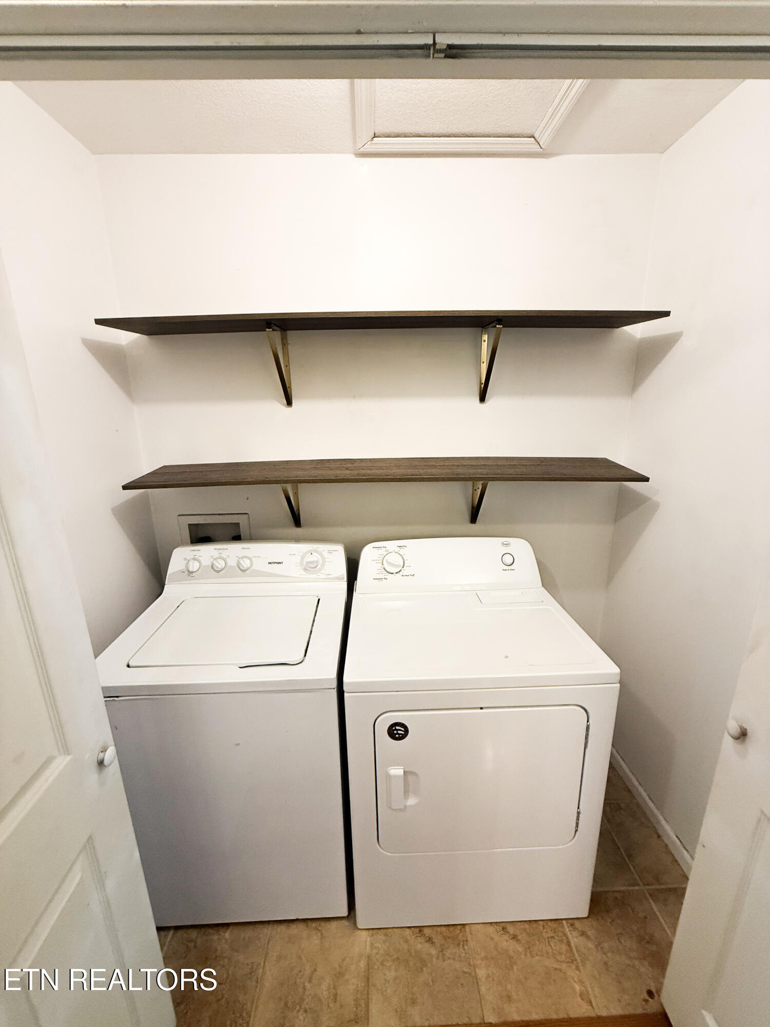 106 Squaw Lane Property Photo 11