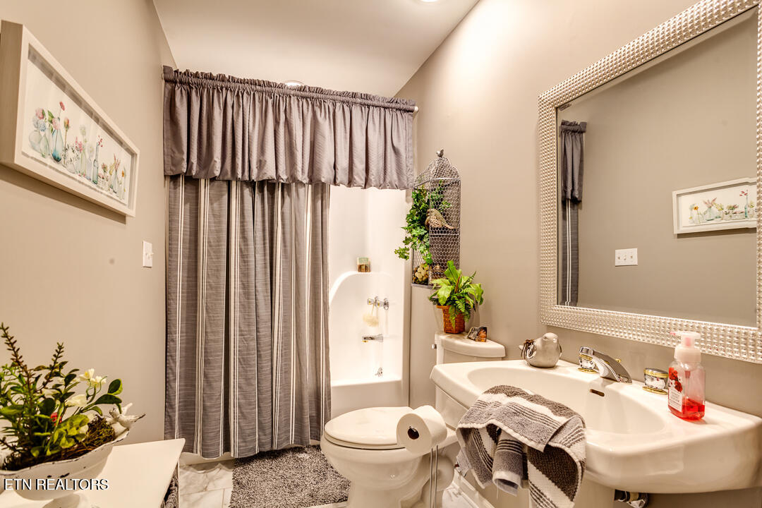 325 Loren Circle Property Photo 26
