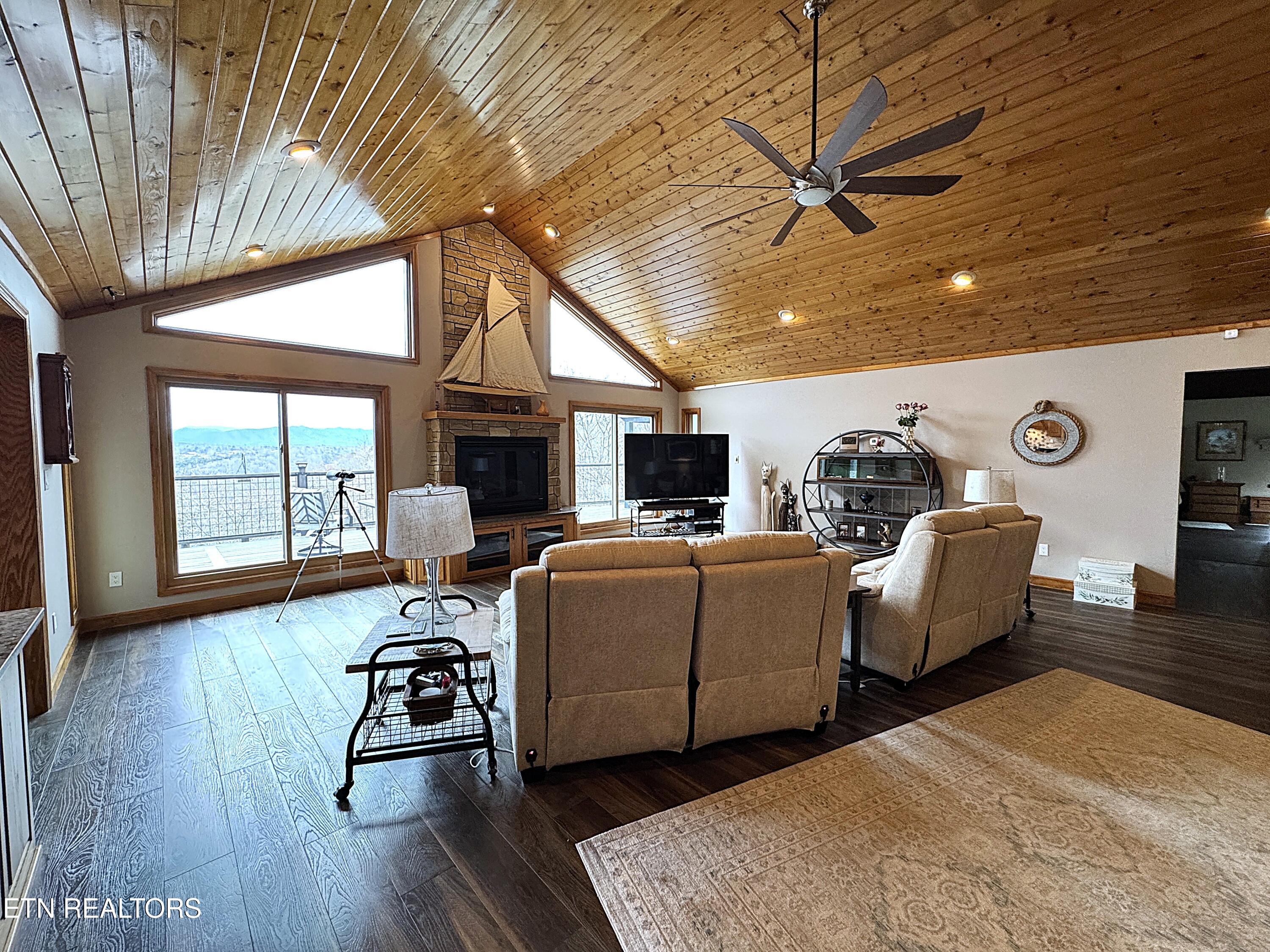 792 Edenwood Way Property Photo 12