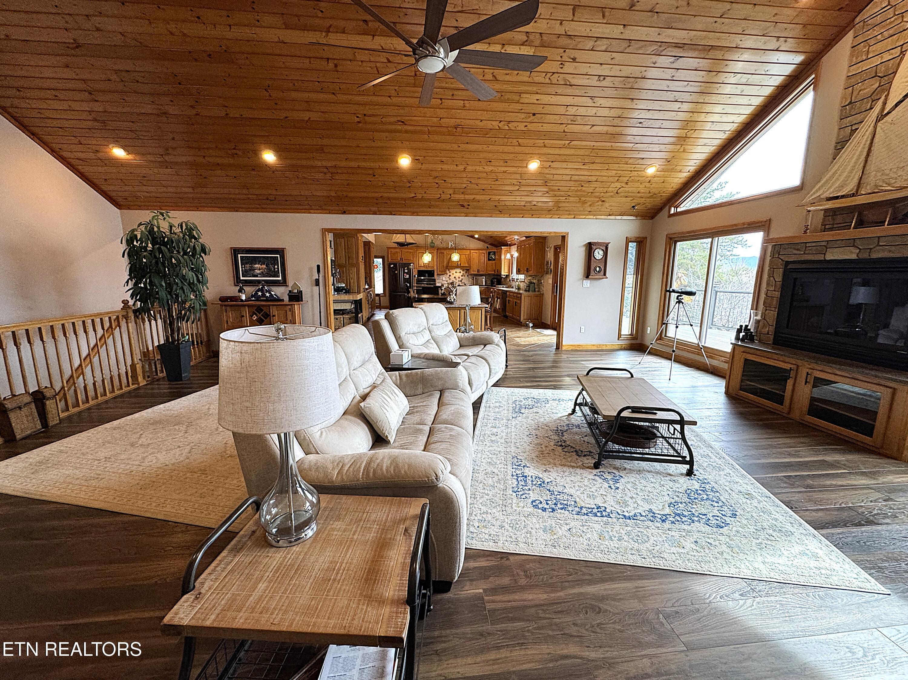 792 Edenwood Way Property Photo 13
