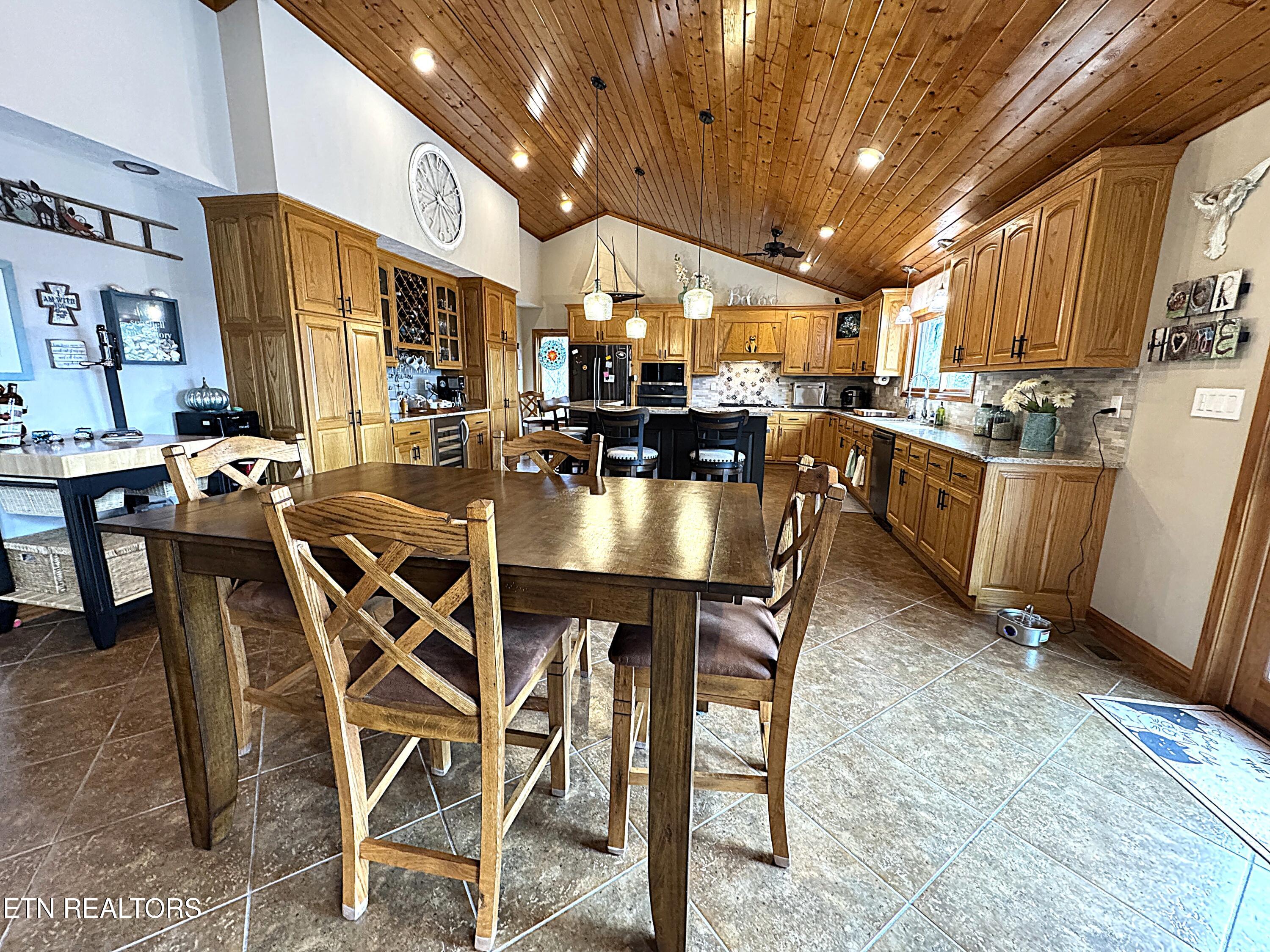 792 Edenwood Way Property Photo 16