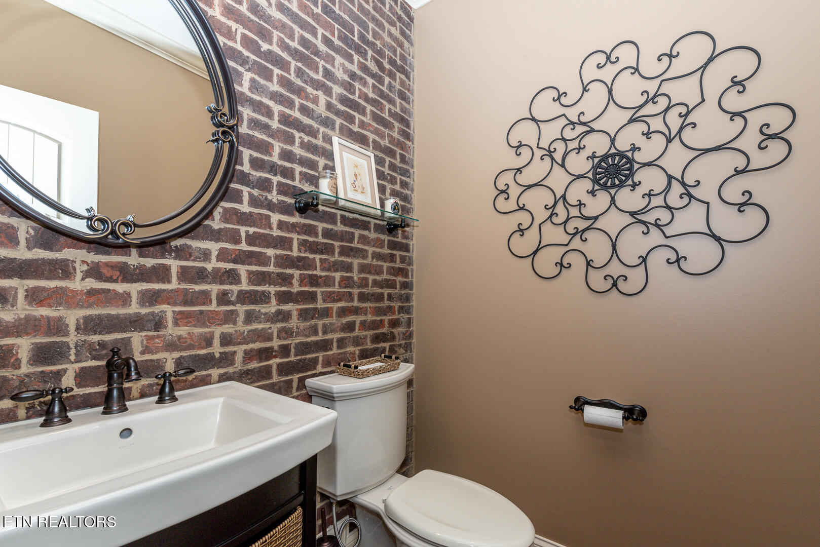 102 Pheasant Walk Drive Property Photo 8